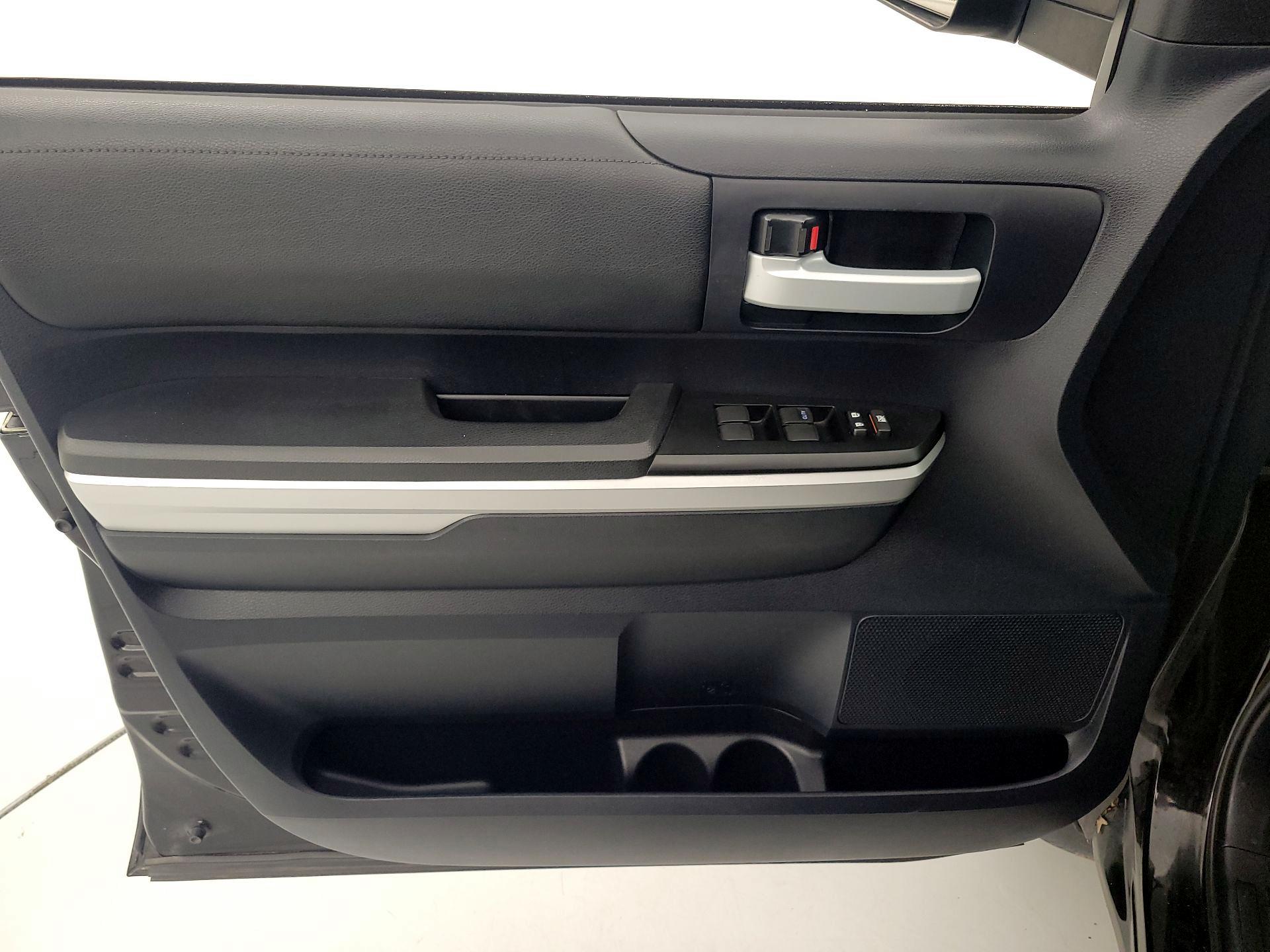 Thumbnail: 2016 Toyota Tundra - 12