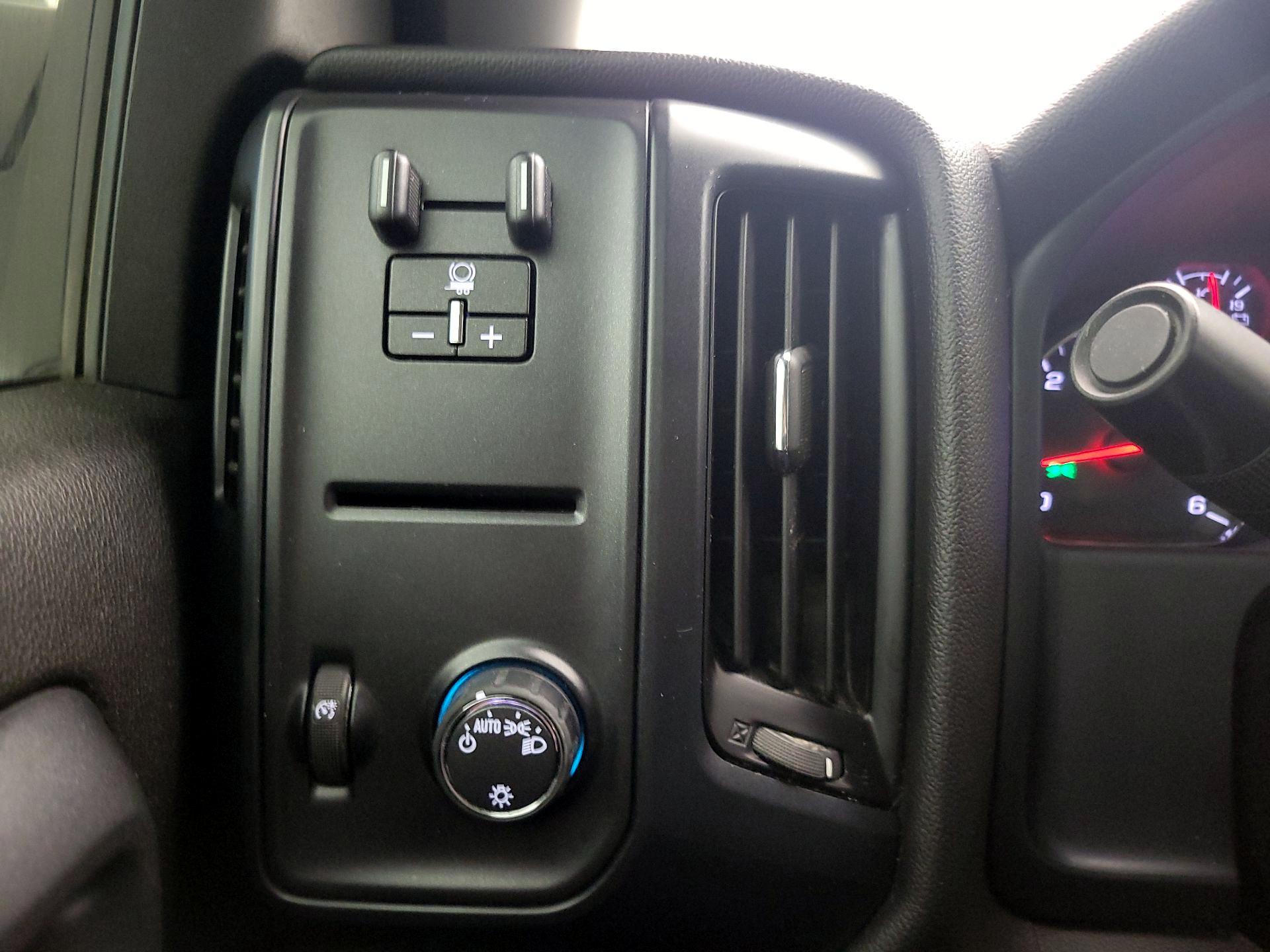 Thumbnail: 2017 Chevrolet Silverado 2500 - 13