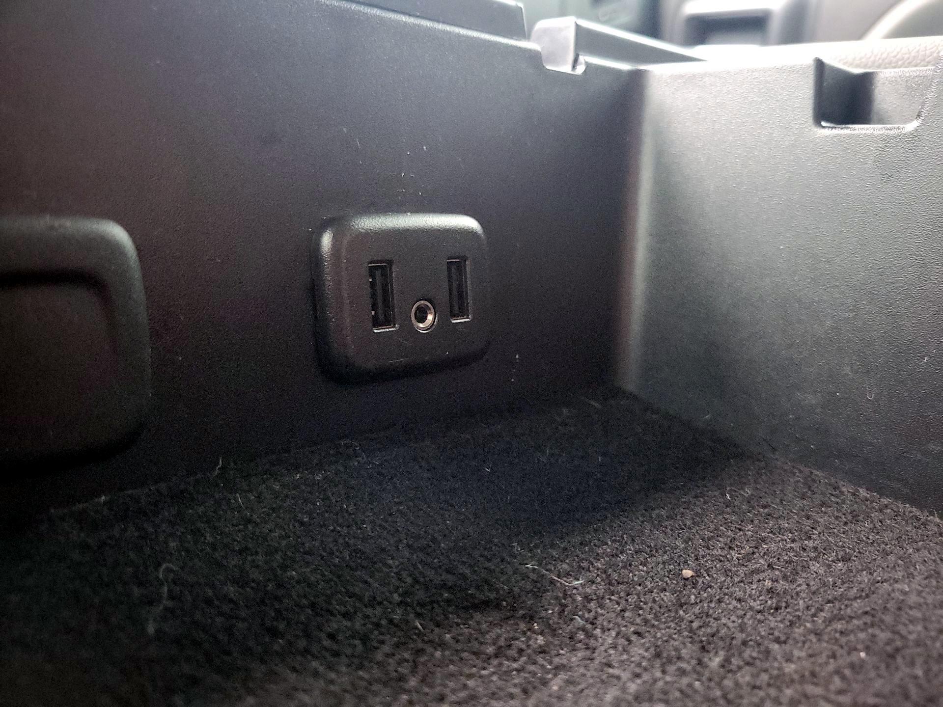 Thumbnail: 2017 Chevrolet Silverado 2500 - 17