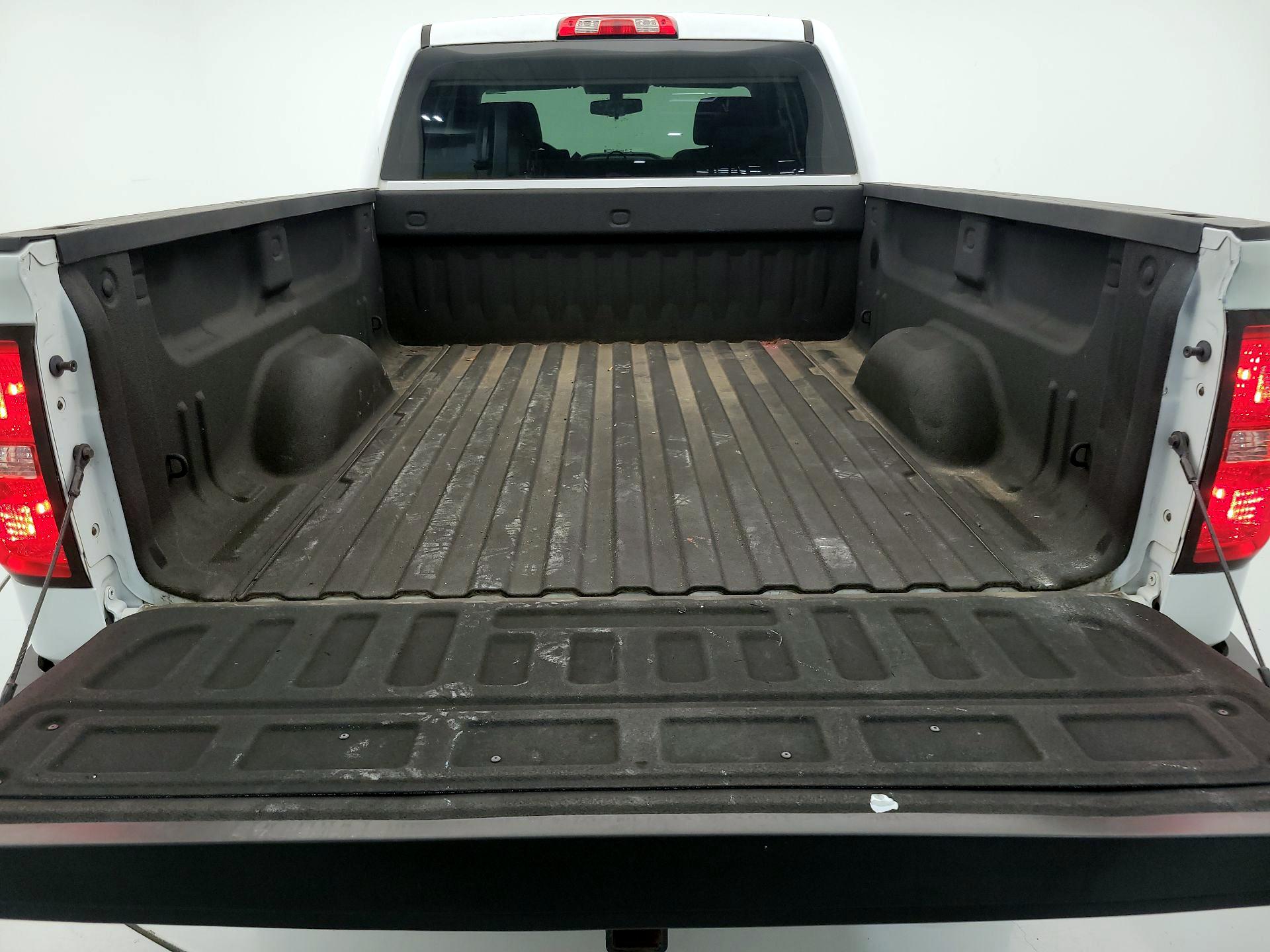 Thumbnail: 2017 Chevrolet Silverado 2500 - 19