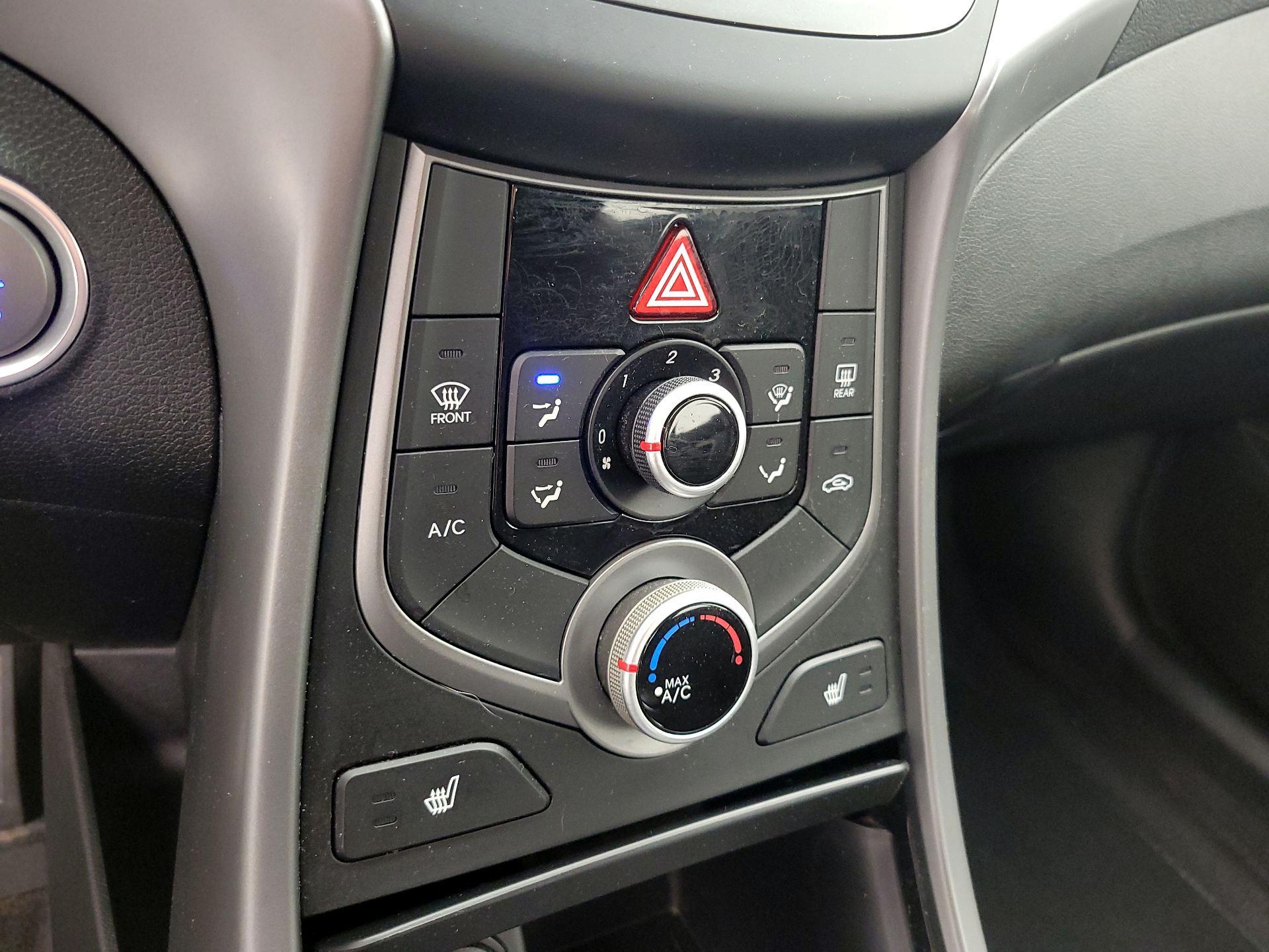 Thumbnail: 2016 Hyundai Elantra - 16