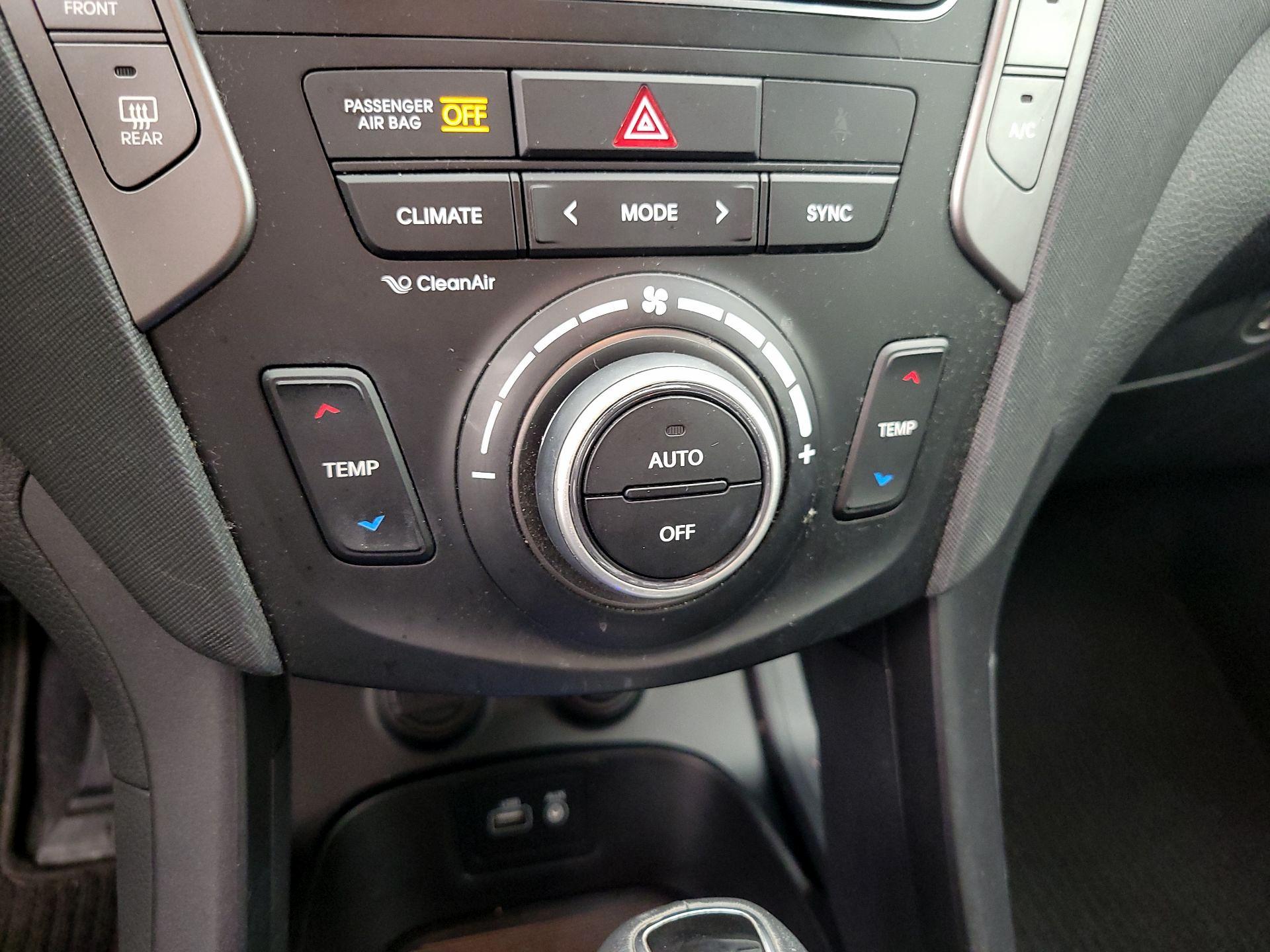 Thumbnail: 2018 Hyundai Santa Fe - 16