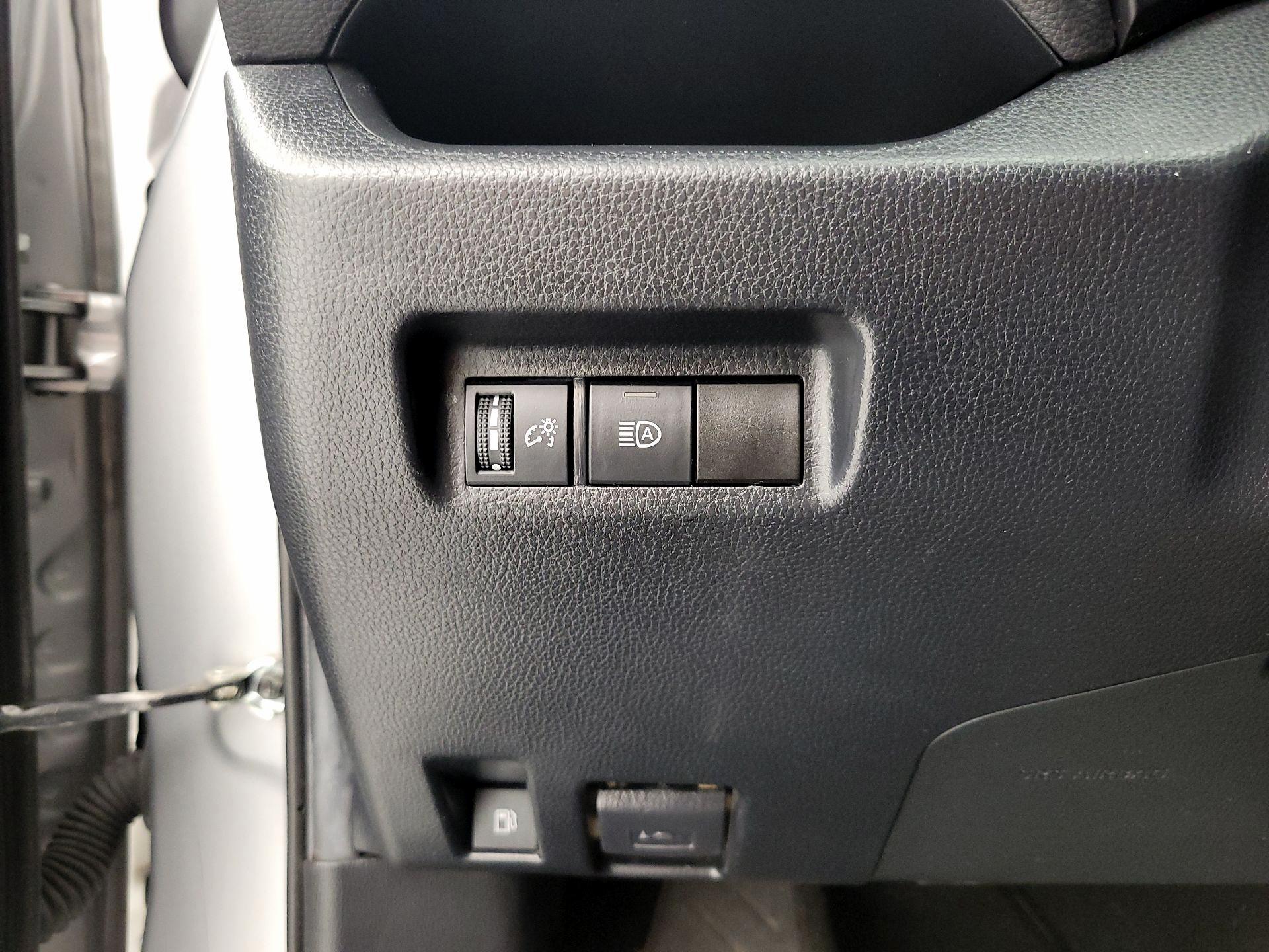 Thumbnail: 2020 Toyota RAV4 - 13