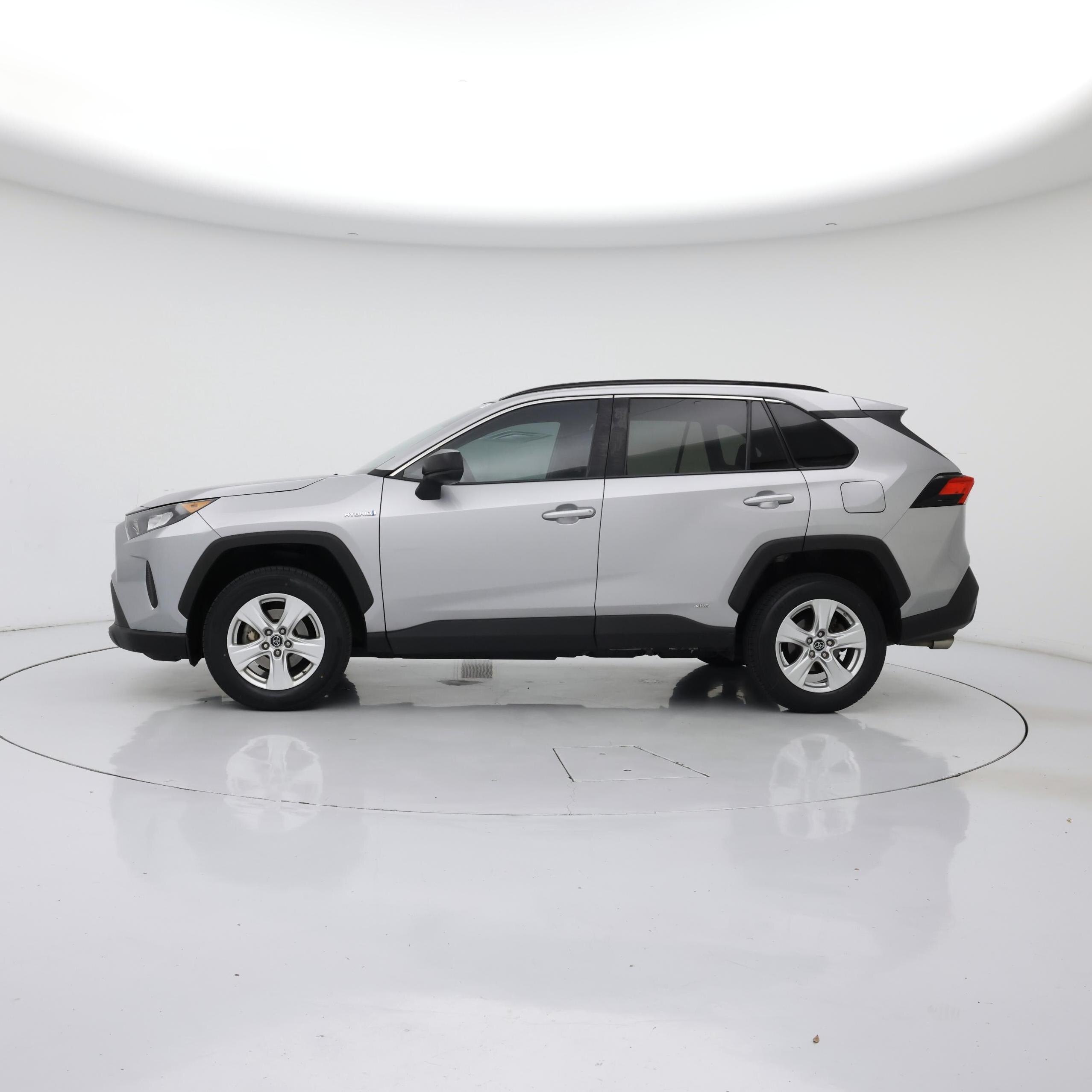 Thumbnail: 2020 Toyota RAV4 - 3