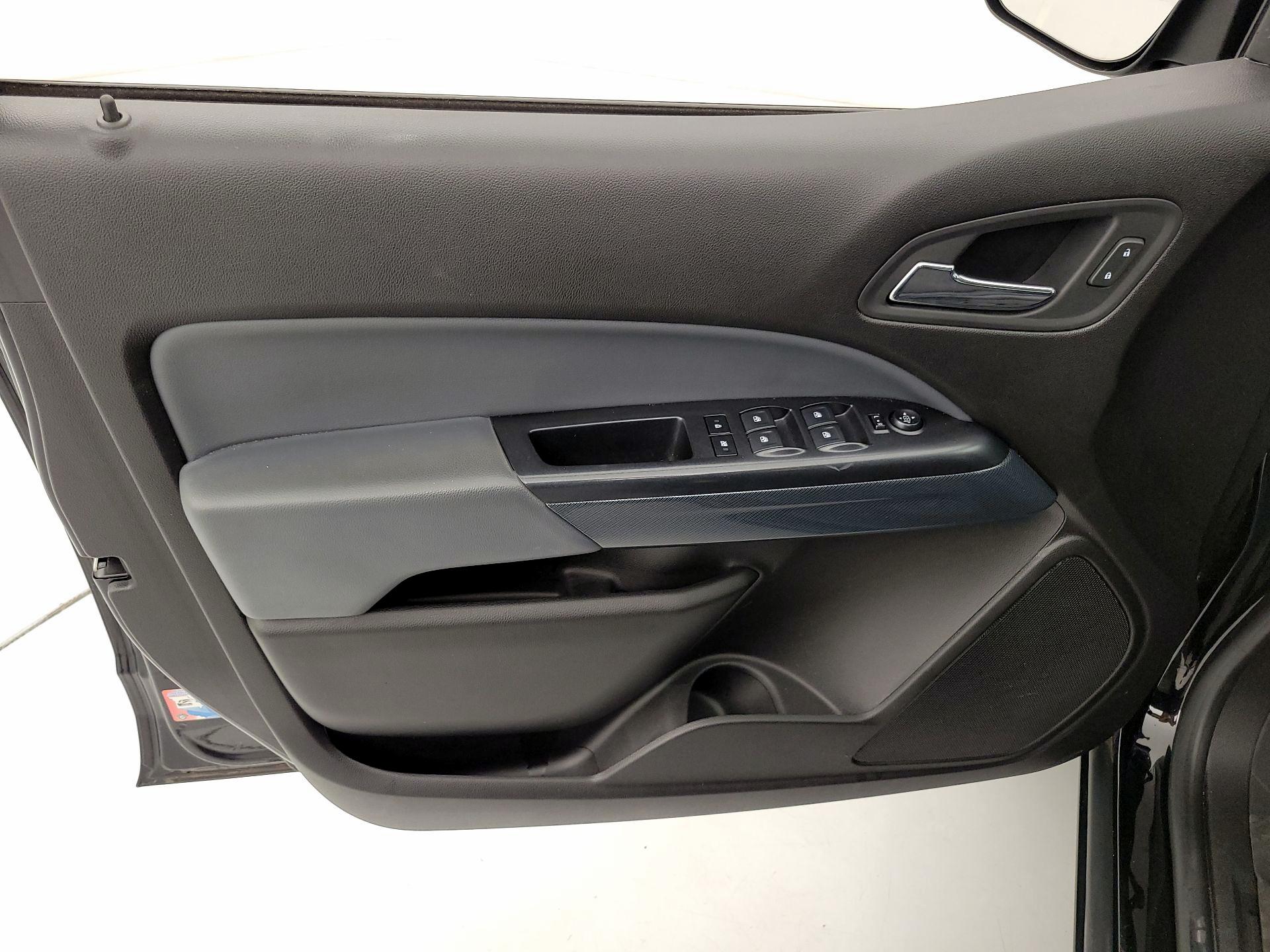 Thumbnail: 2018 Chevrolet Colorado - 12