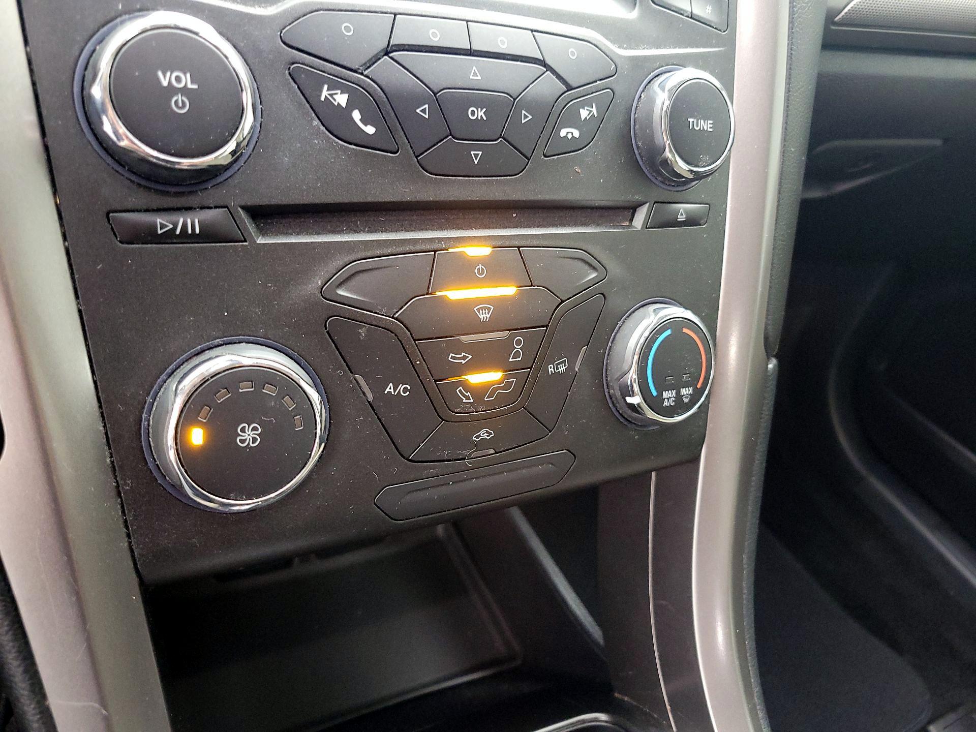 Thumbnail: 2017 Ford Fusion - 16