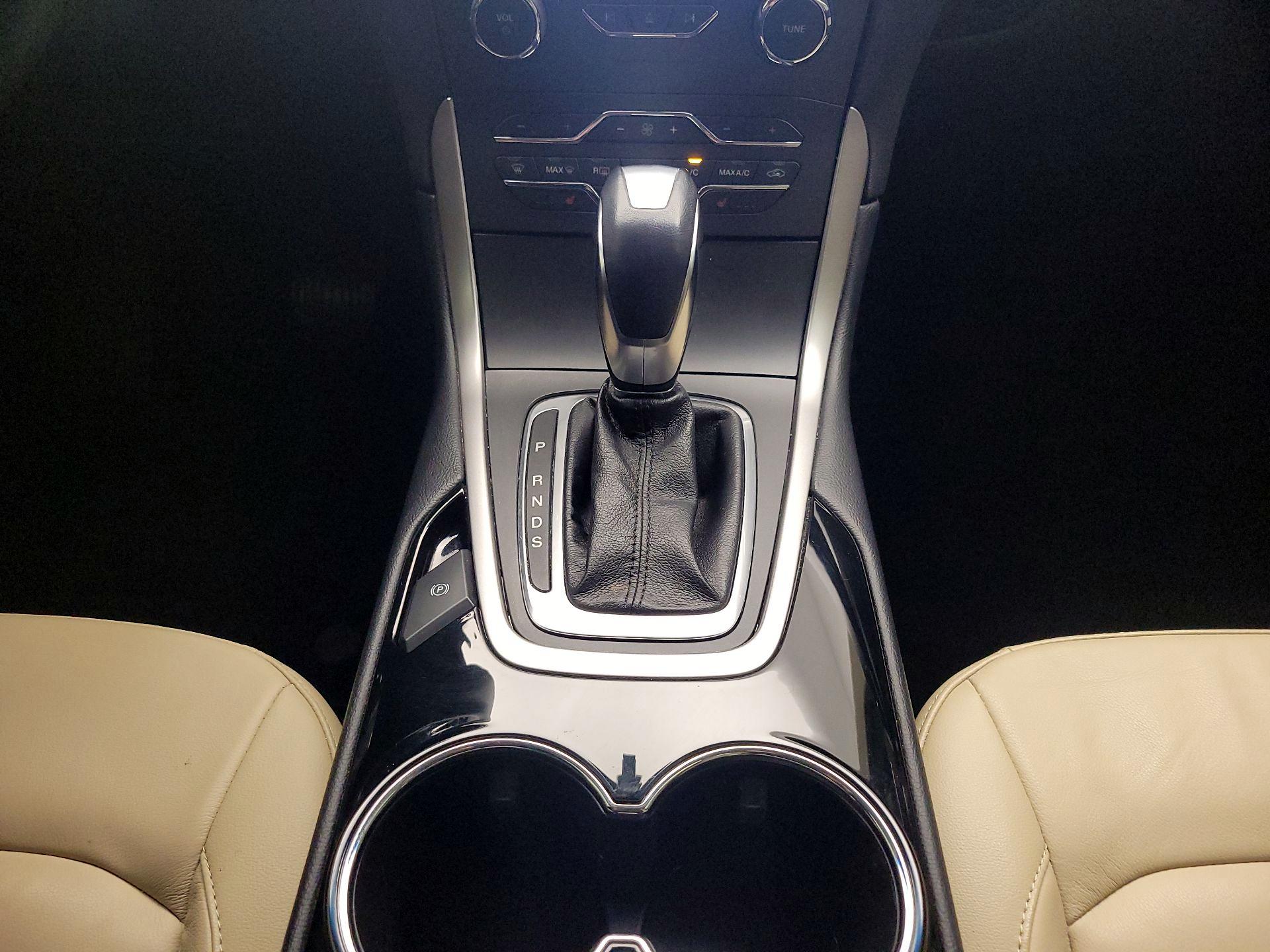 Thumbnail: 2018 Ford Edge - 17