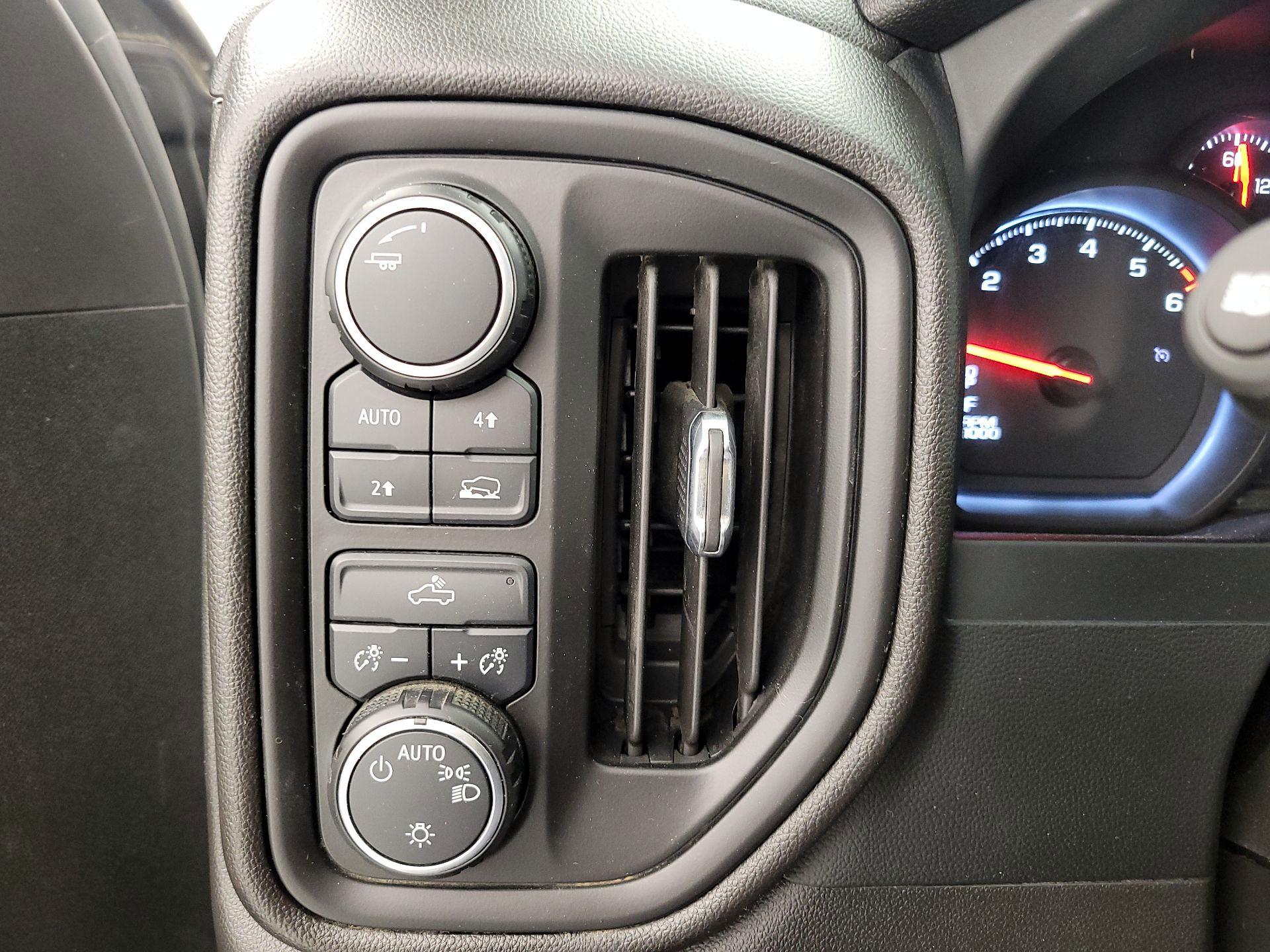 Thumbnail: 2022 Chevrolet Silverado 1500 - 13