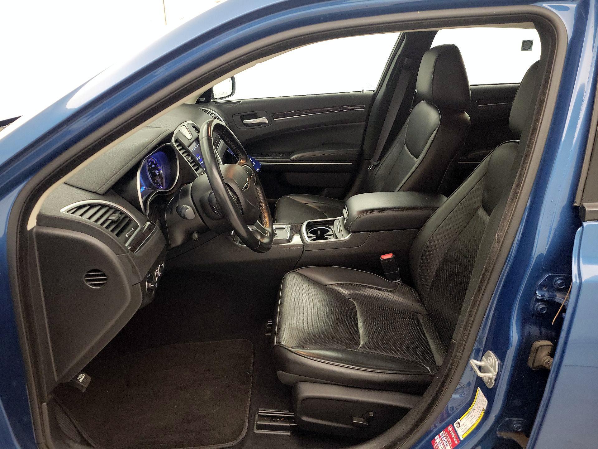 Thumbnail: 2022 Chrysler 300 - 11