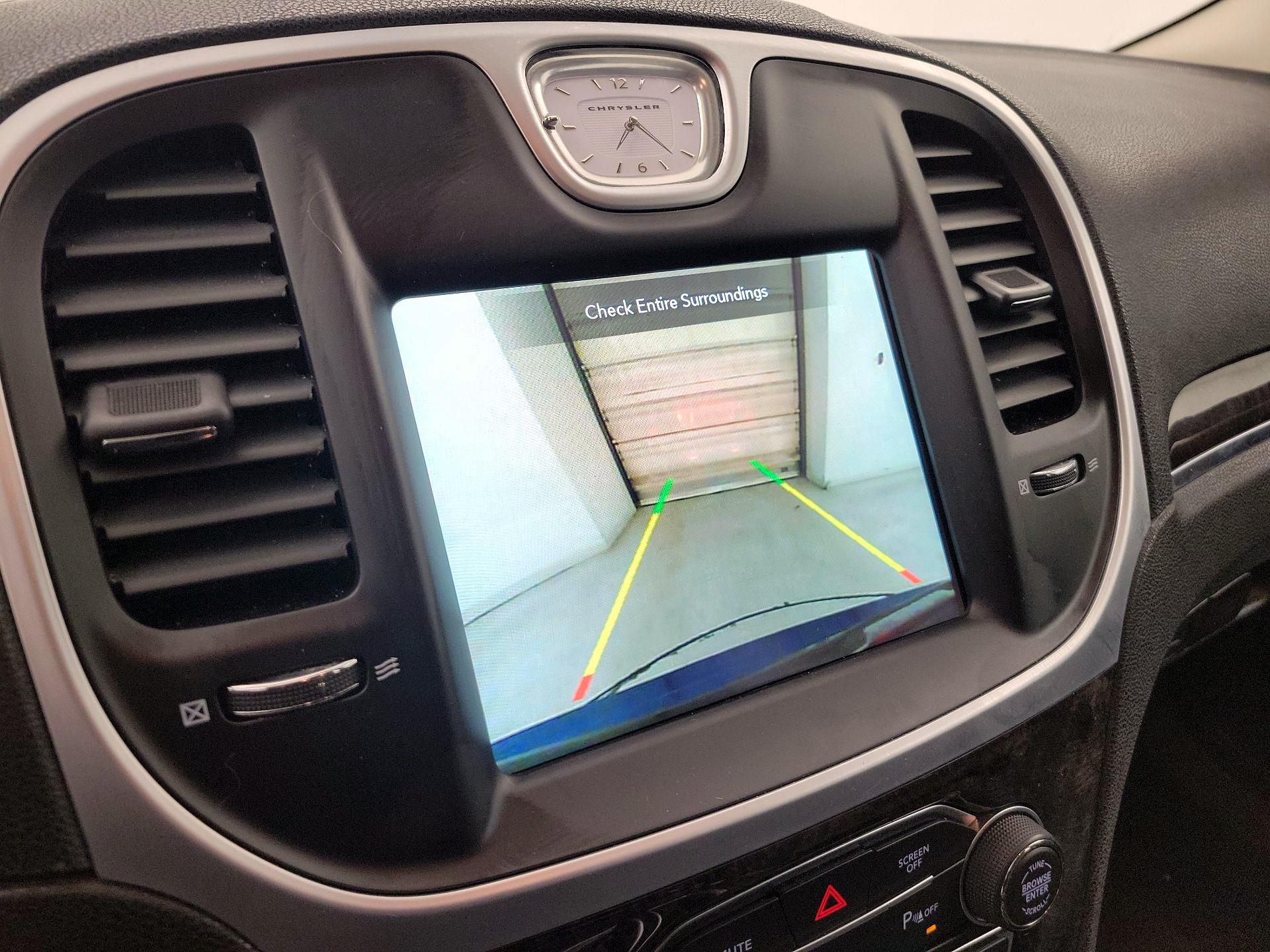 Thumbnail: 2022 Chrysler 300 - 14