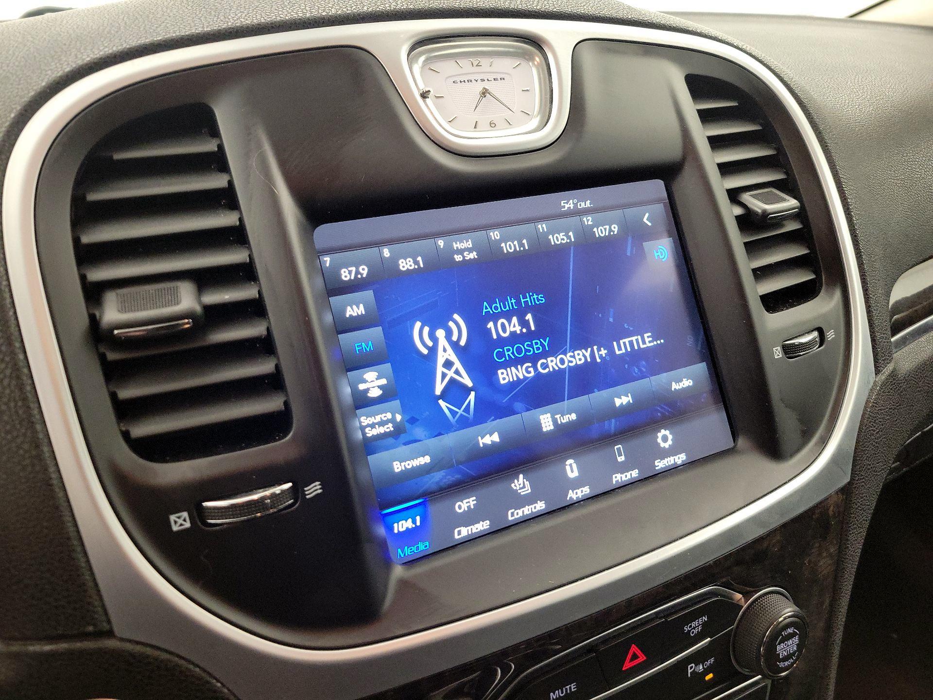 Thumbnail: 2022 Chrysler 300 - 15