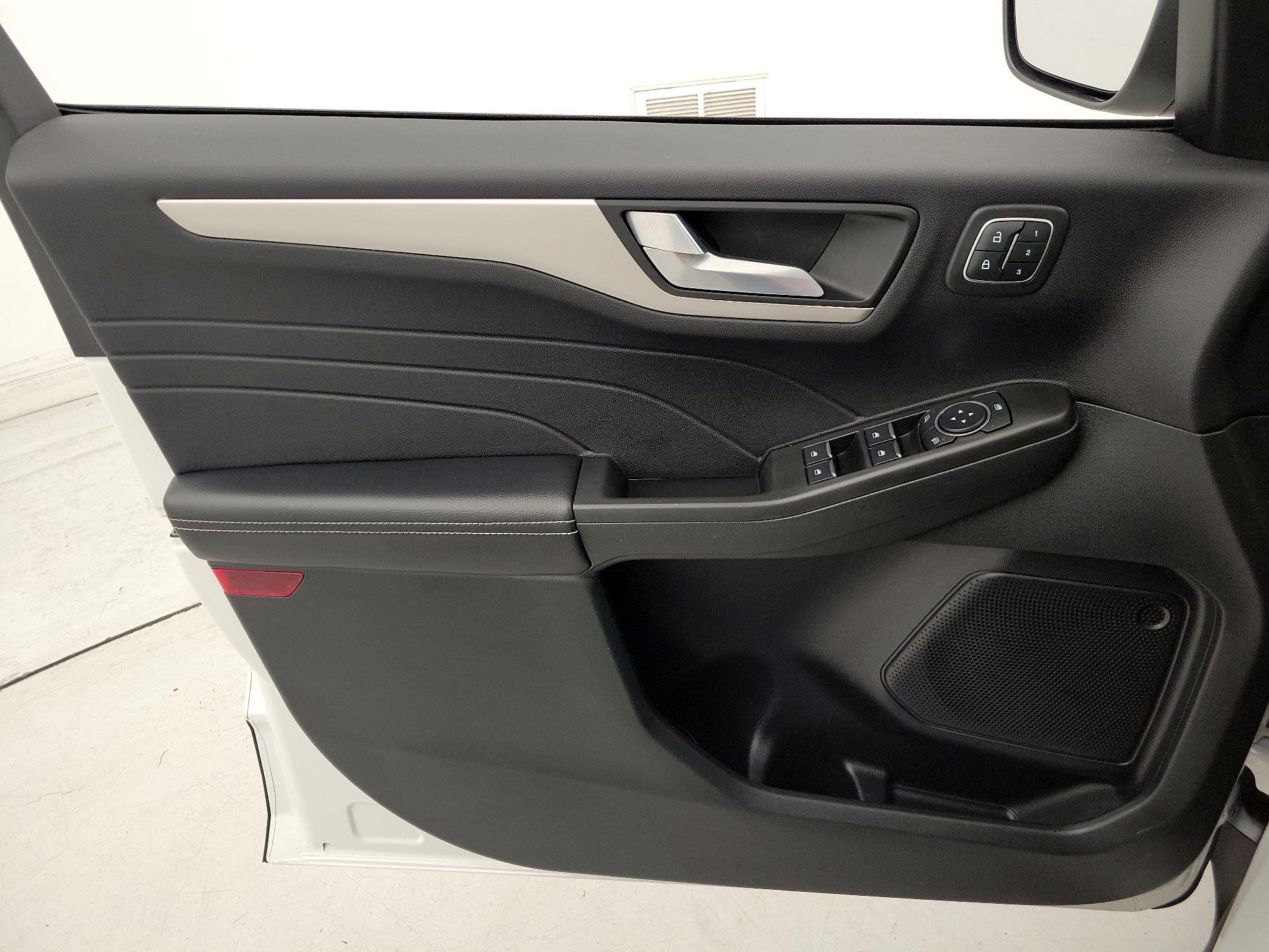 Thumbnail: 2022 Ford Escape - 12