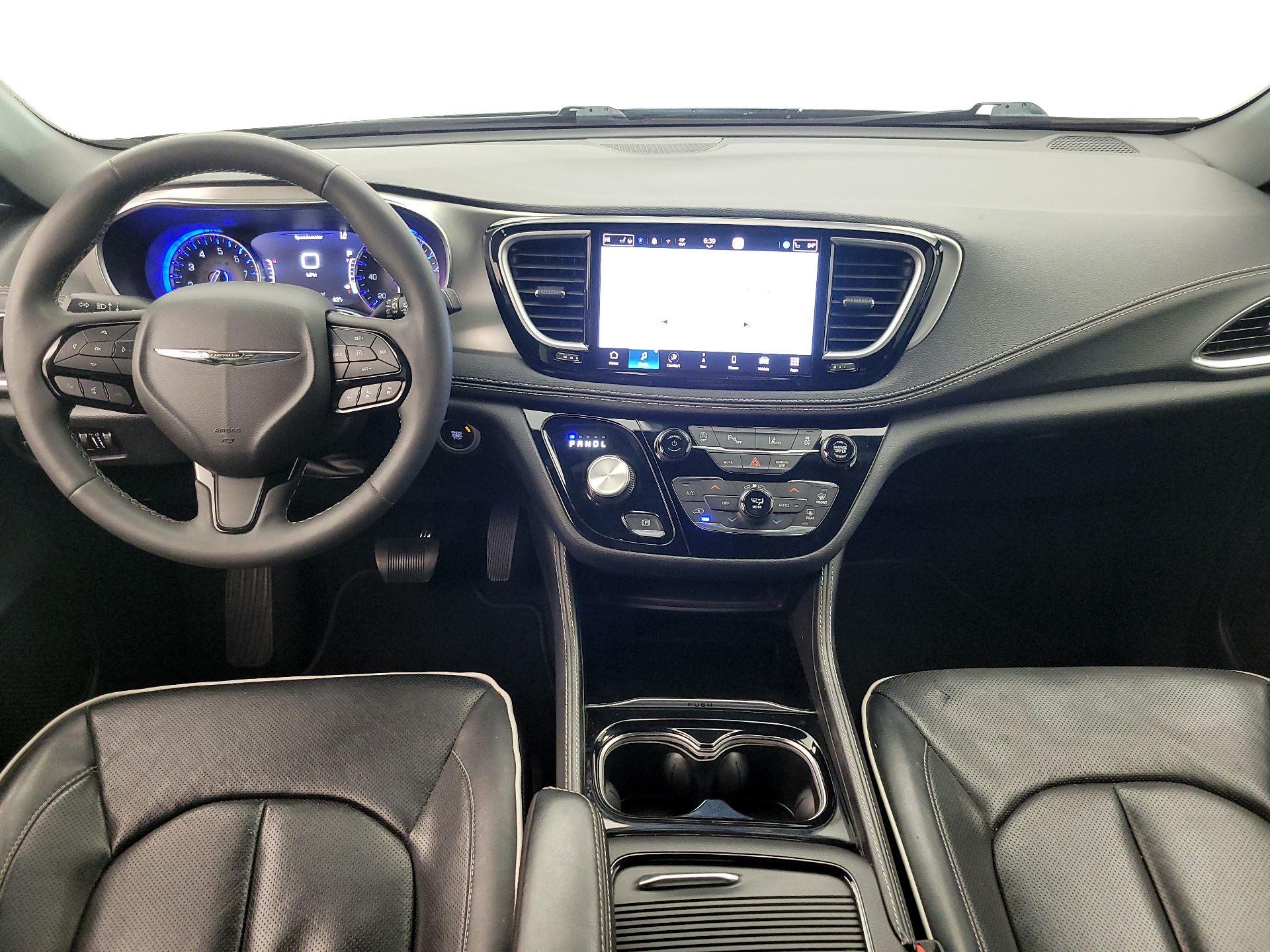 Thumbnail: 2023 Chrysler Pacifica - 9