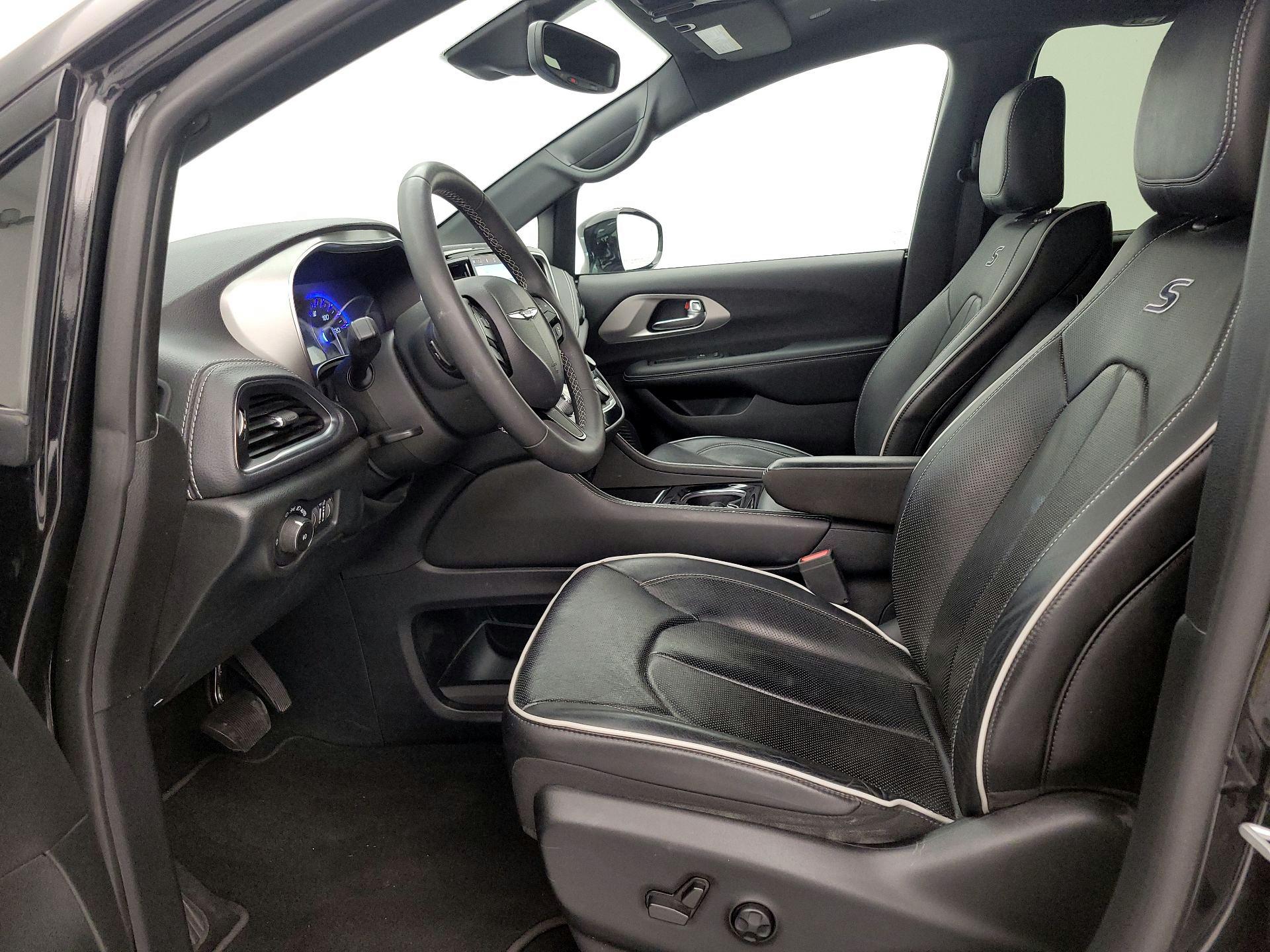 Thumbnail: 2023 Chrysler Pacifica - 11