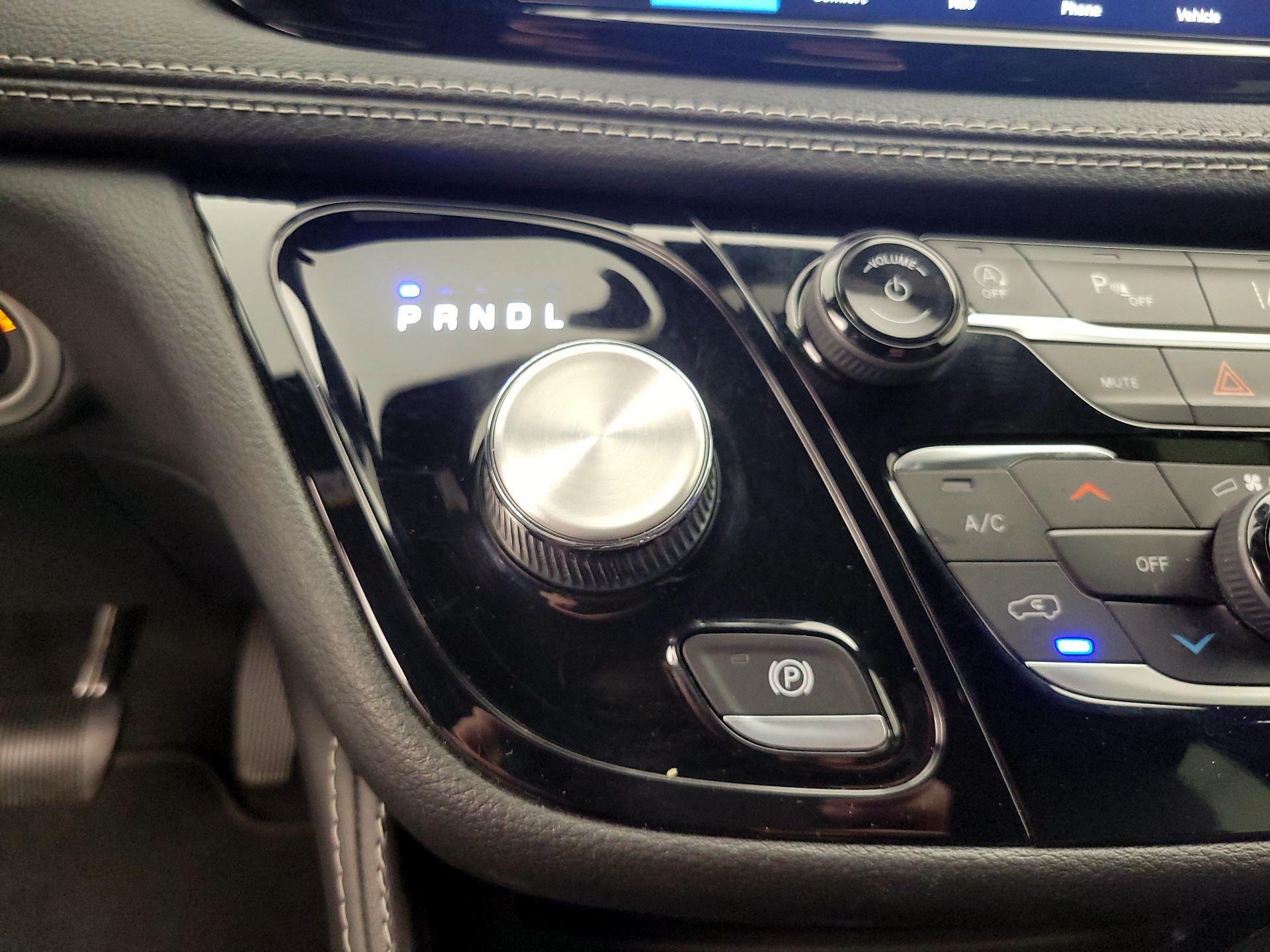 Thumbnail: 2023 Chrysler Pacifica - 18