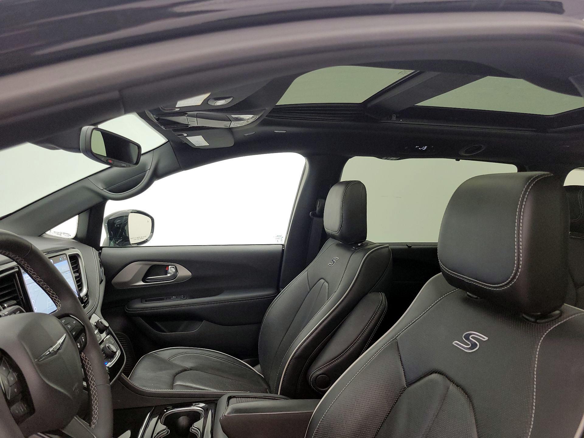 Thumbnail: 2023 Chrysler Pacifica - 20