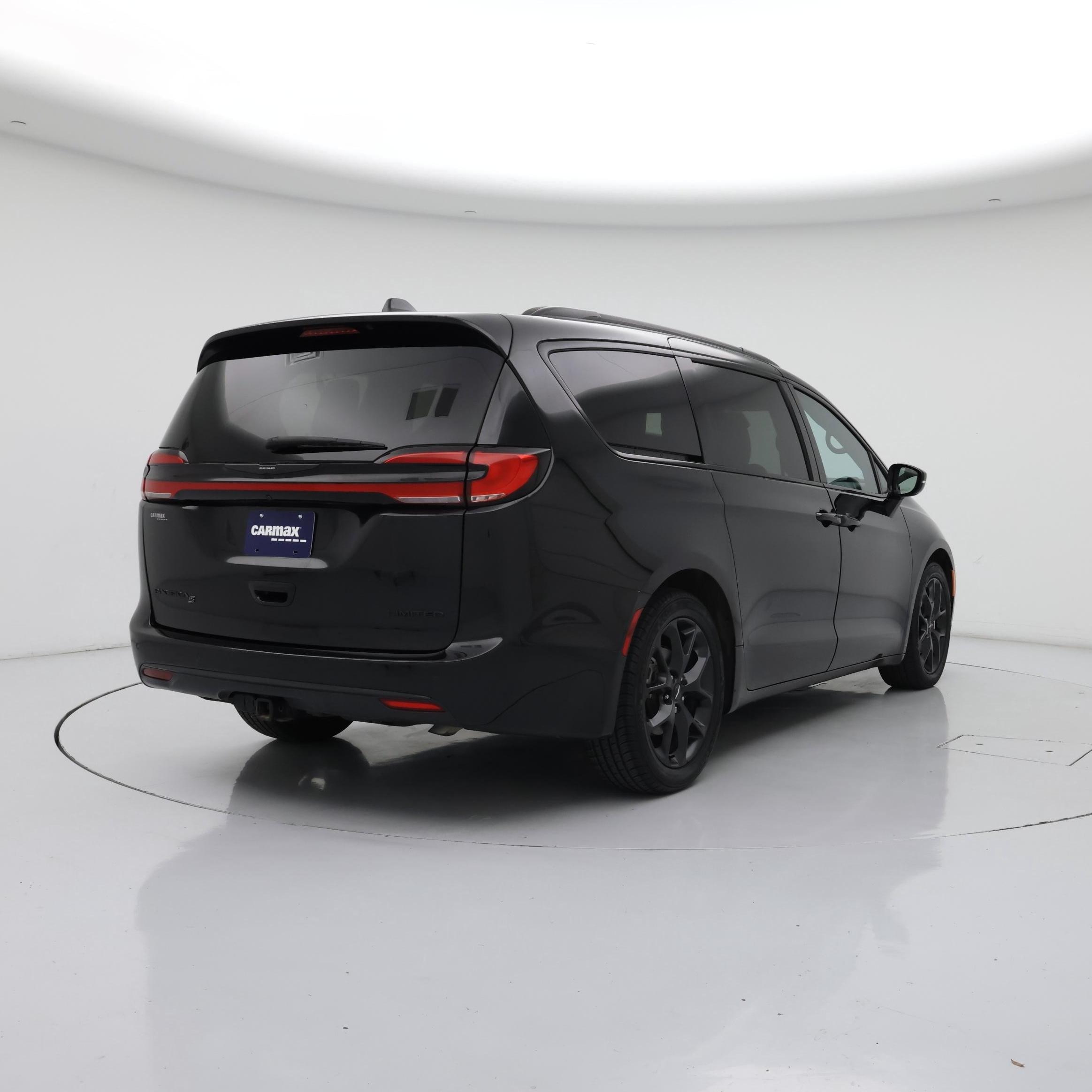 Thumbnail: 2023 Chrysler Pacifica - 8