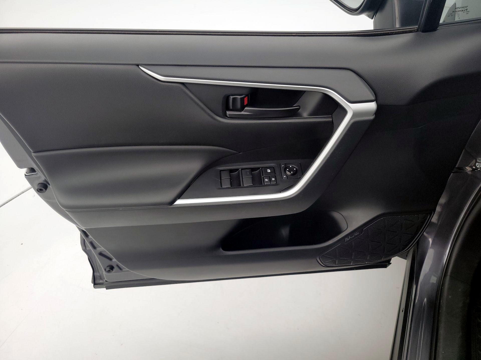 Thumbnail: 2023 Toyota RAV4 - 12