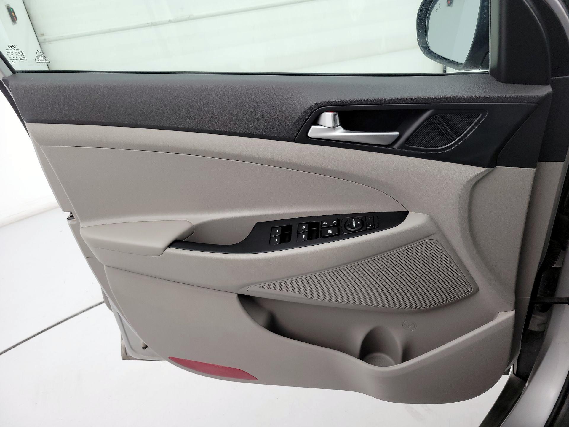 Thumbnail: 2020 Hyundai Tucson - 12