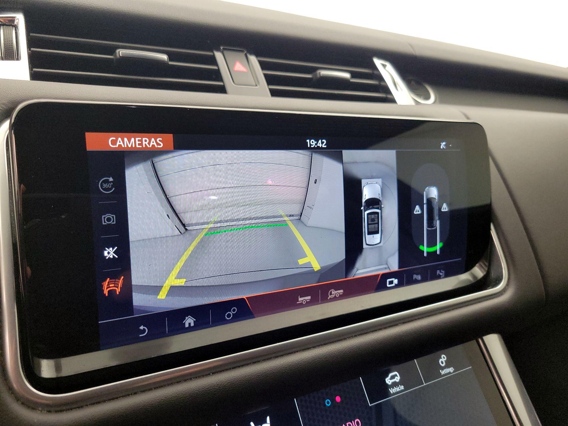 Thumbnail: 2021 Land Rover Range Rover Sport - 15