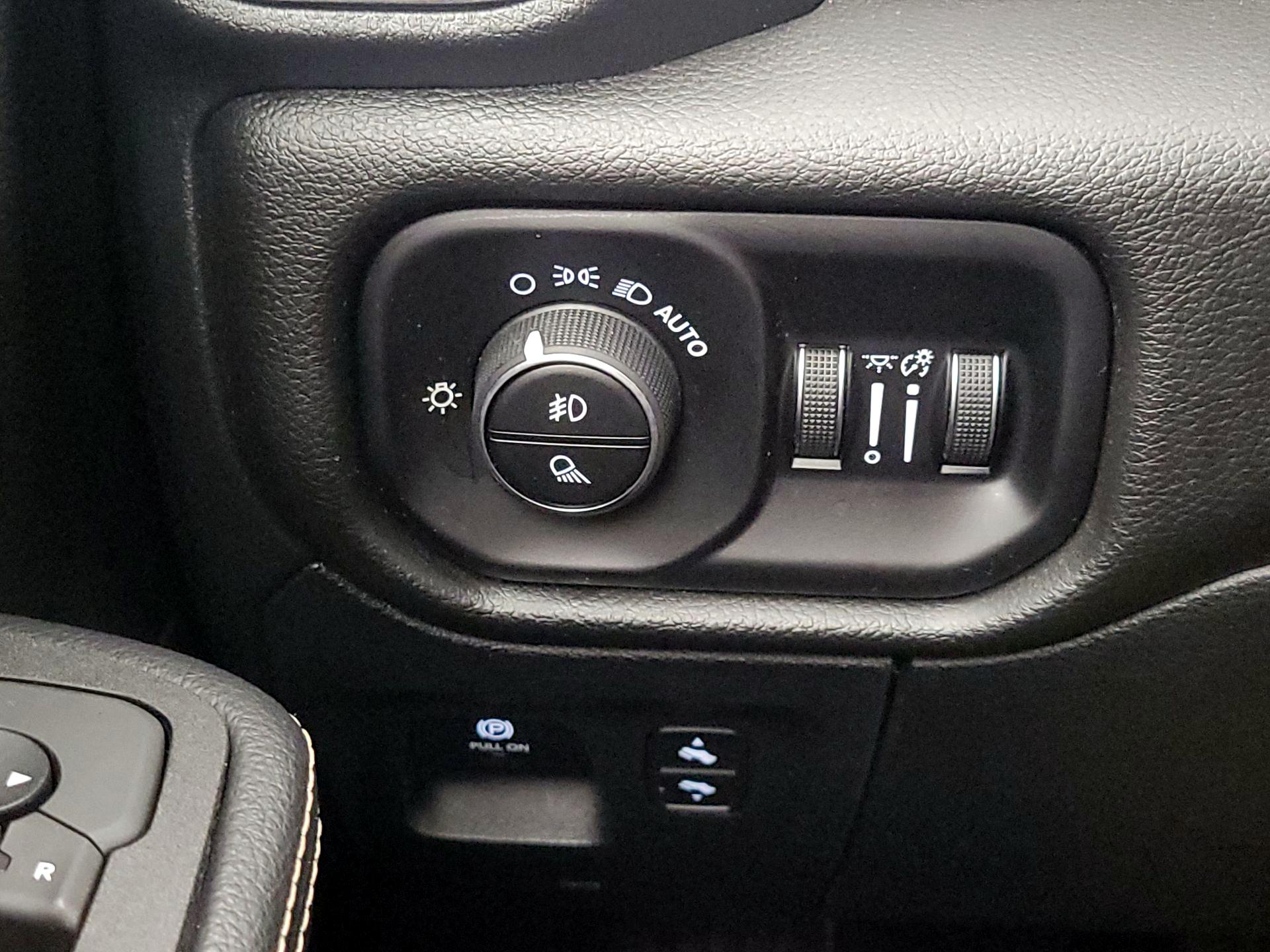 Thumbnail: 2025 RAM 1500 - 13