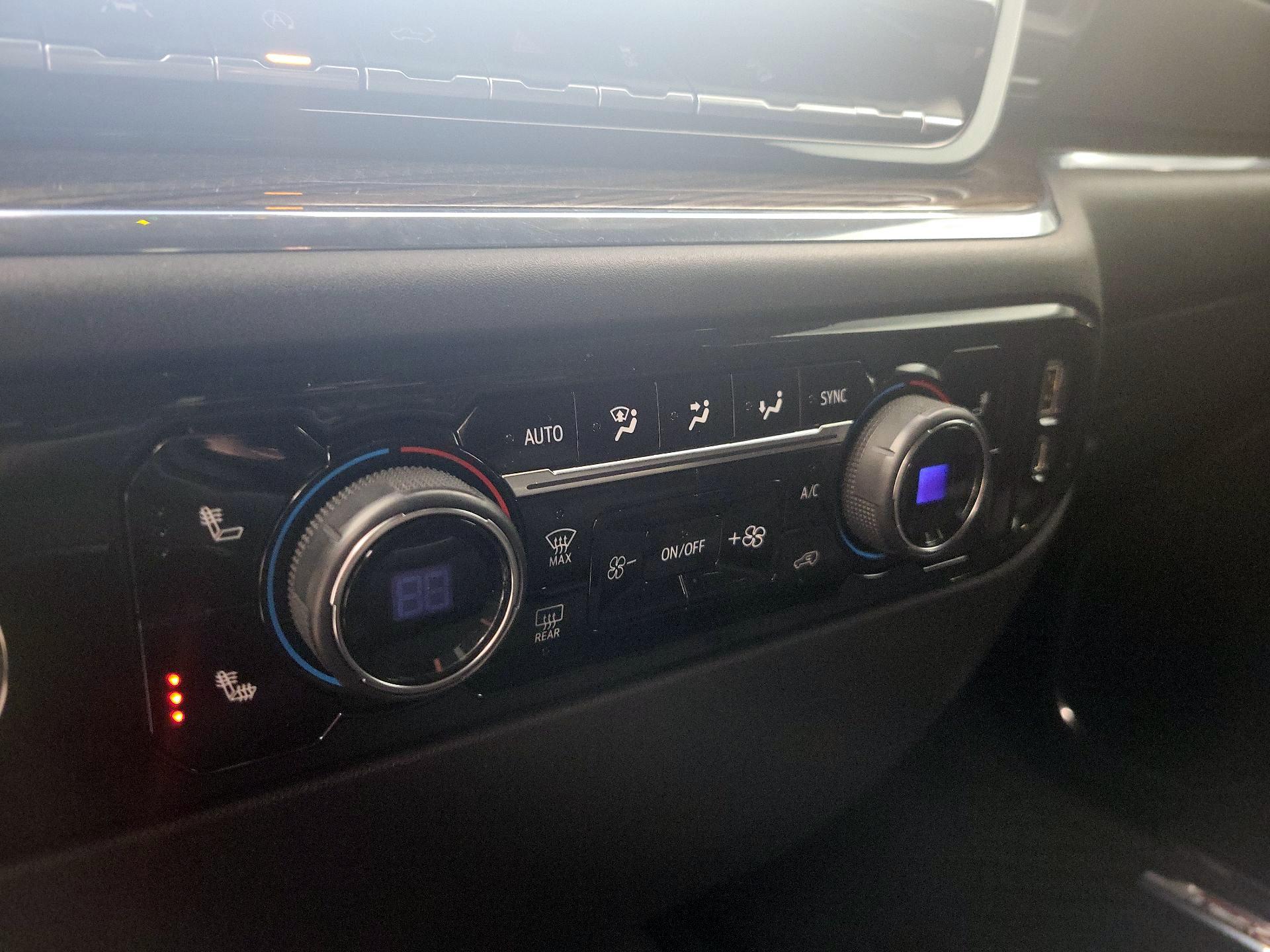 Thumbnail: 2022 Chevrolet Silverado 1500 - 16