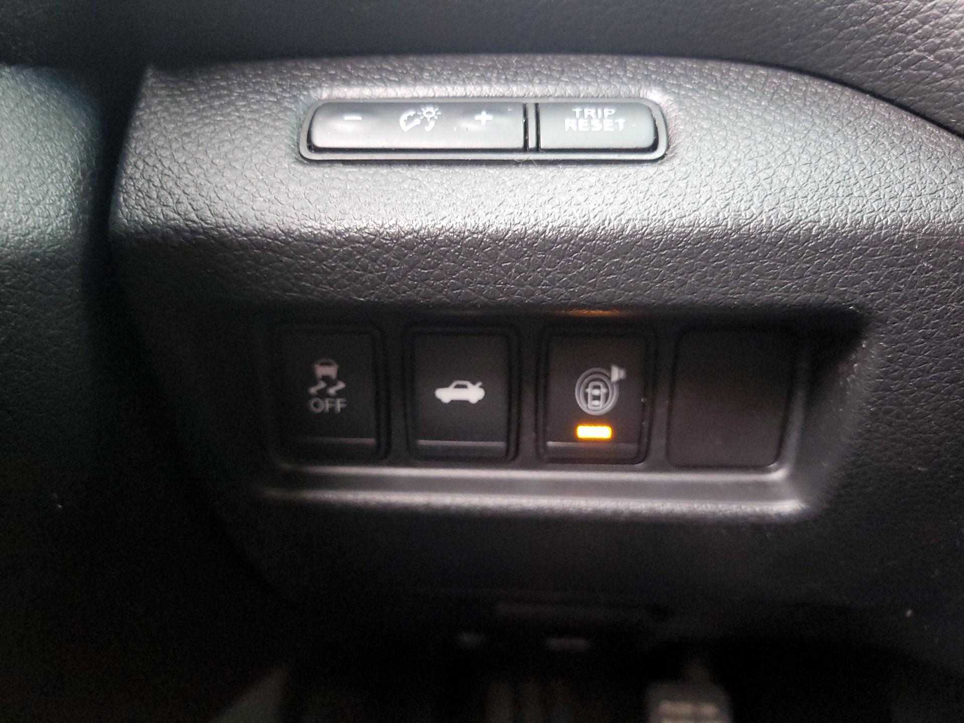 Thumbnail: 2015 Nissan Altima - 13