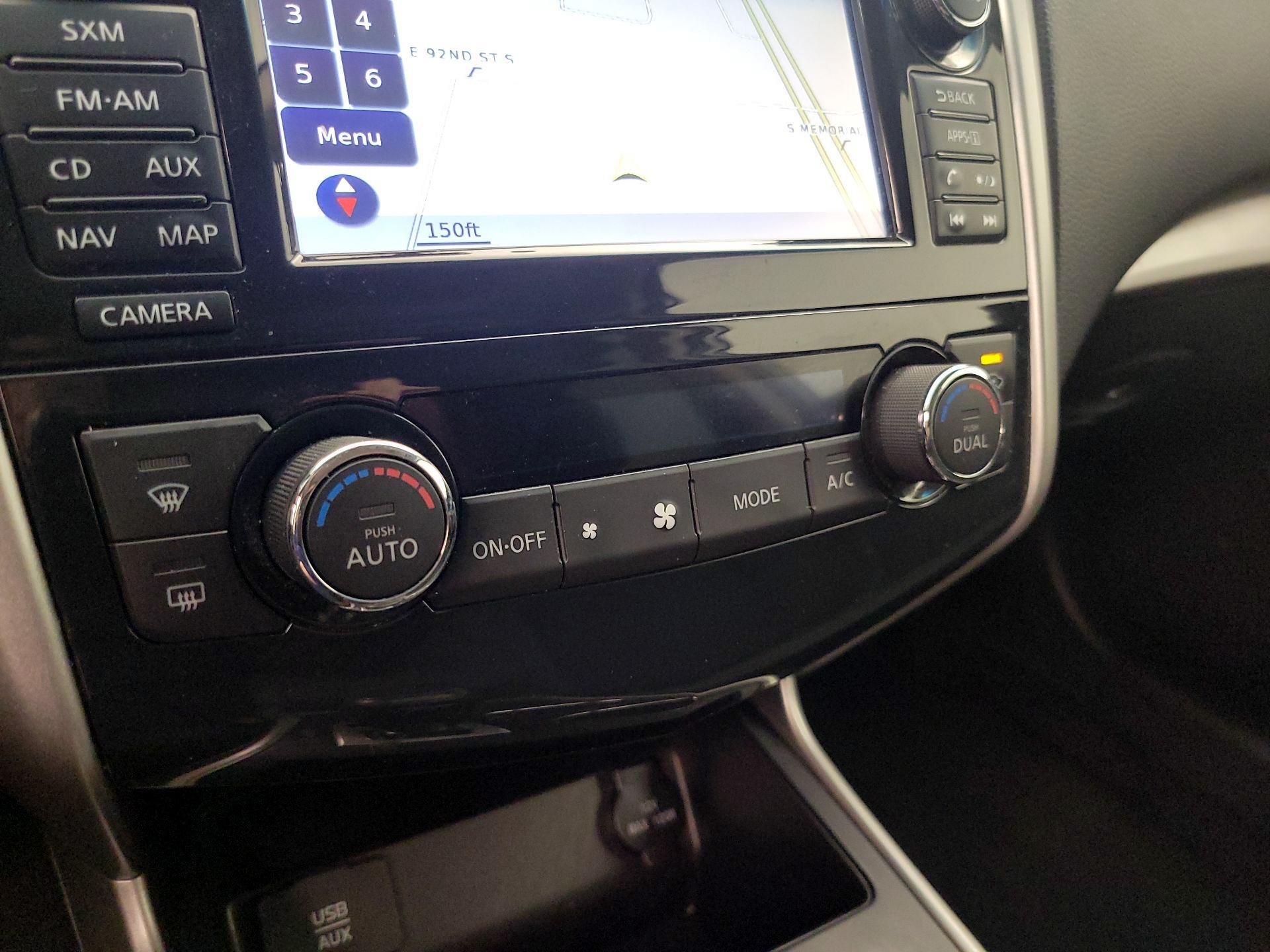 Thumbnail: 2015 Nissan Altima - 17