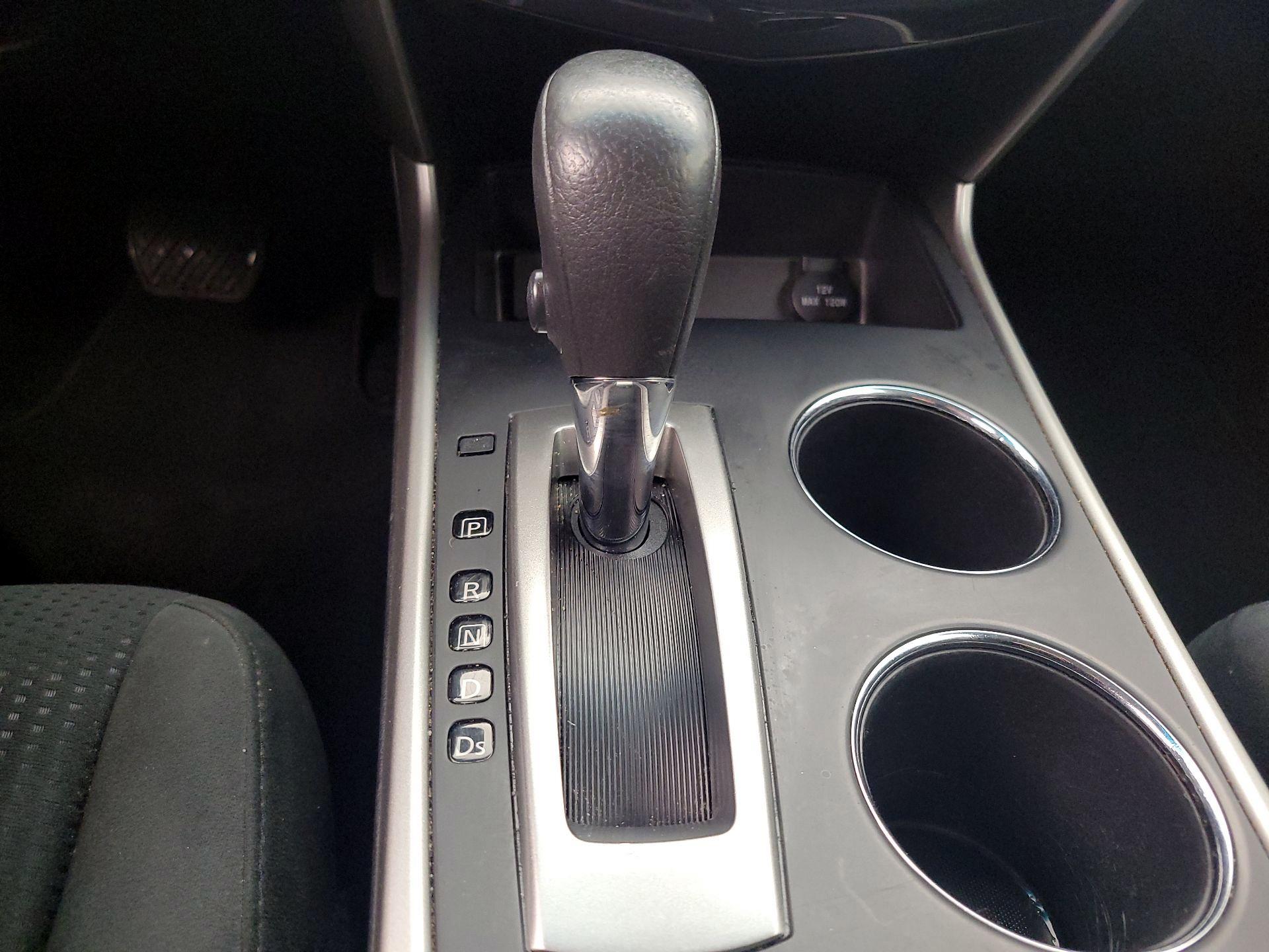 Thumbnail: 2015 Nissan Altima - 18