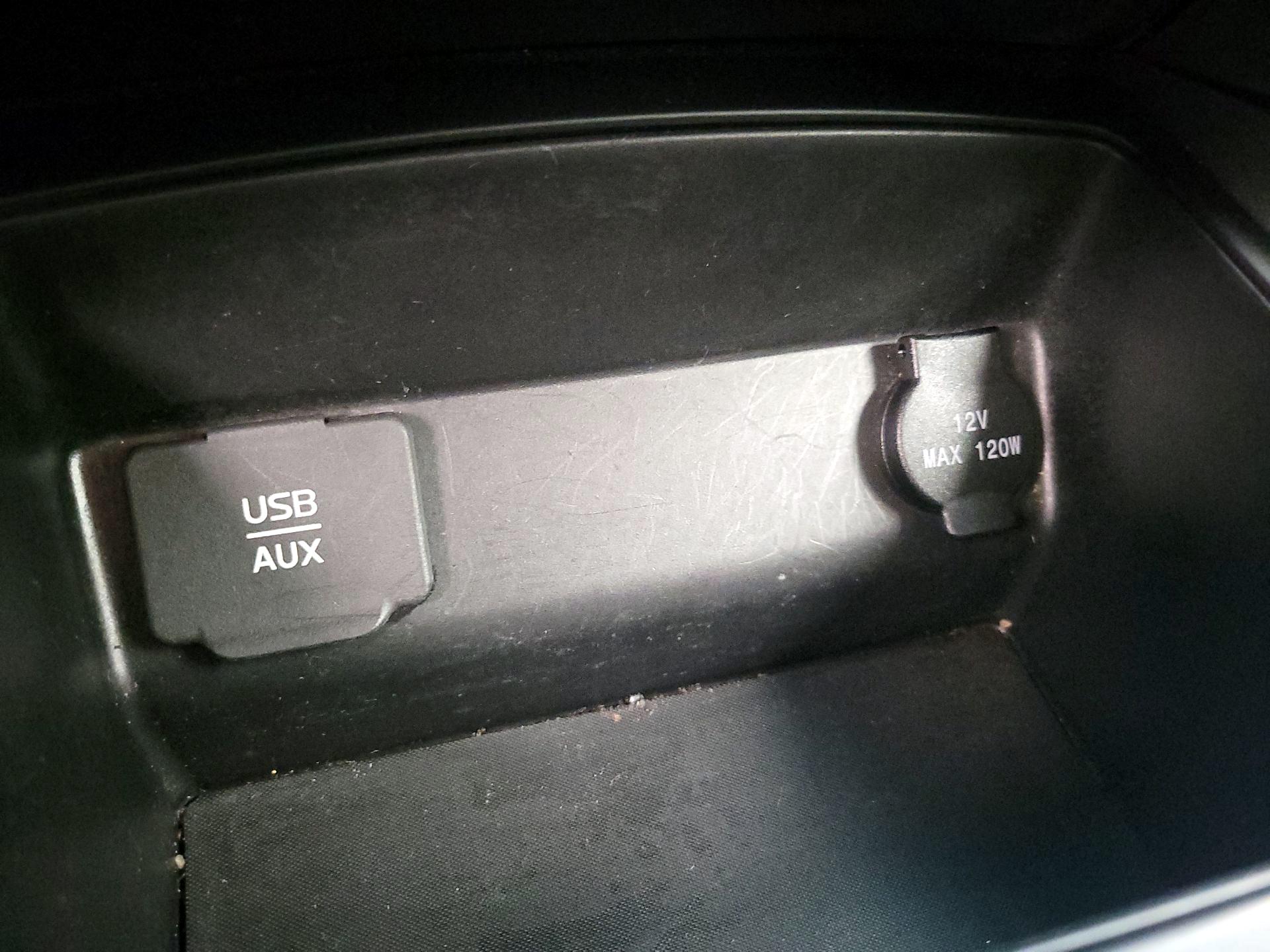 Thumbnail: 2015 Nissan Altima - 19