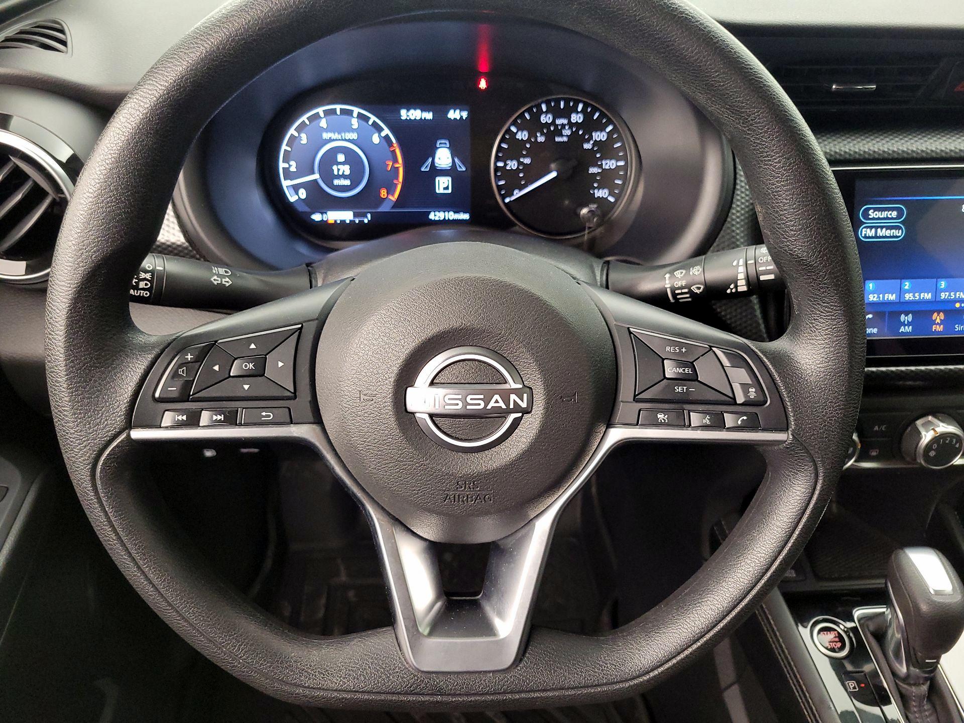 Thumbnail: 2023 Nissan Kicks - 10