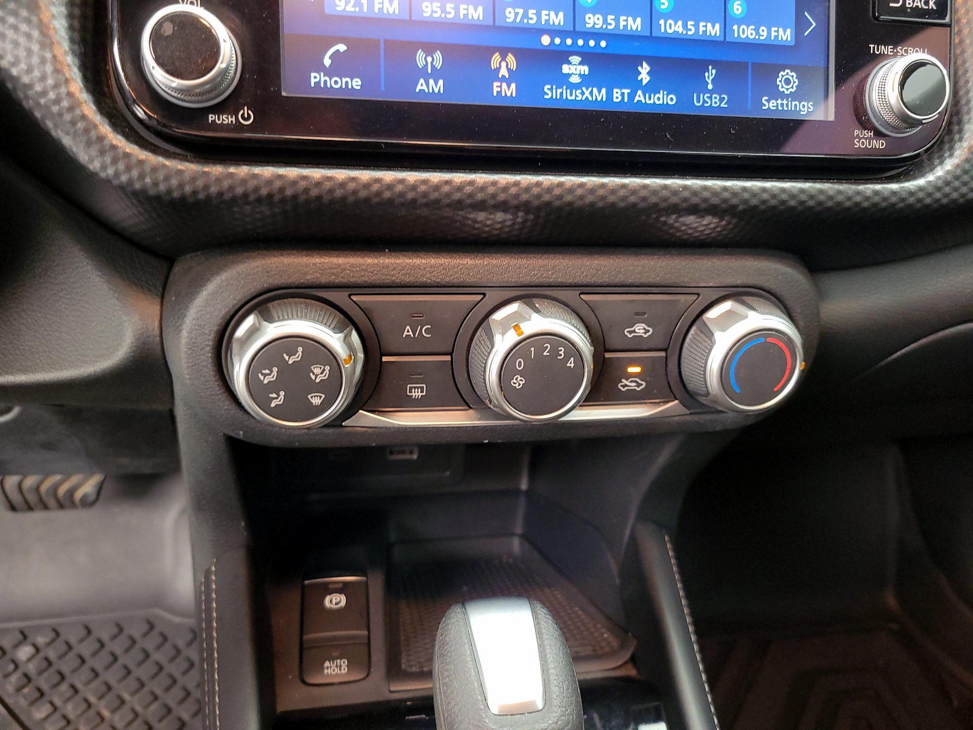 Thumbnail: 2023 Nissan Kicks - 15