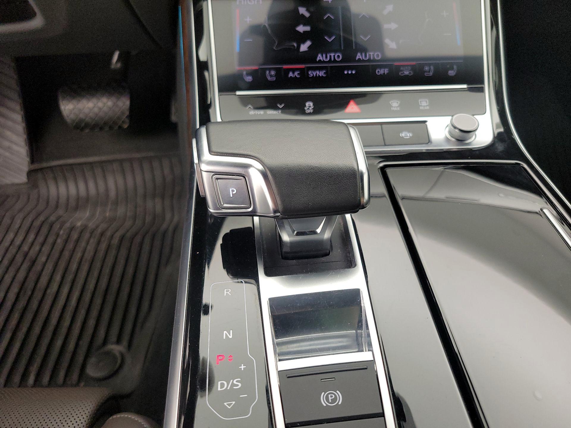 Thumbnail: 2021 Audi A8 - 18