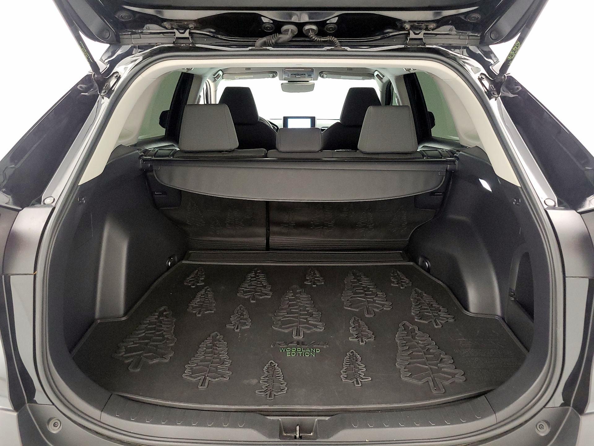 Thumbnail: 2023 Toyota RAV4 - 20