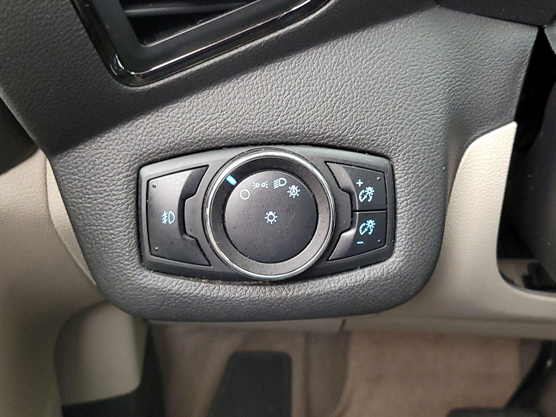 Thumbnail: 2015 Ford Escape - 13