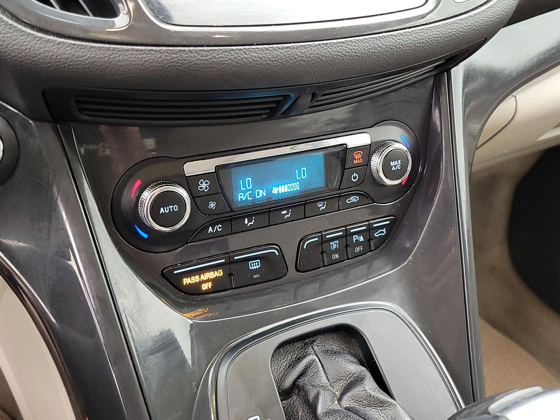 Thumbnail: 2015 Ford Escape - 17