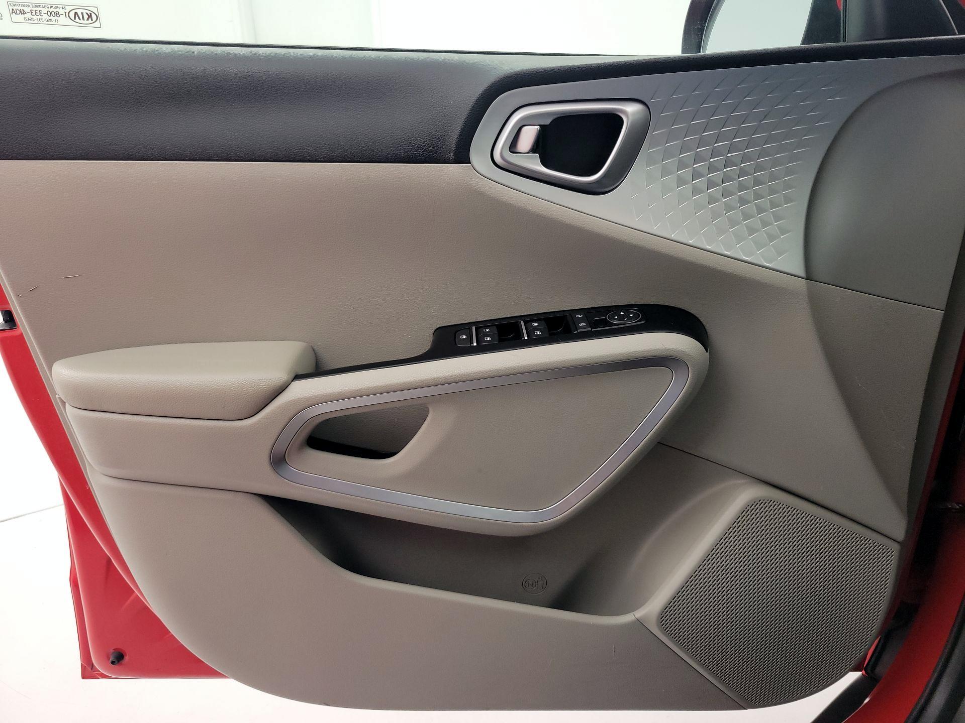 Thumbnail: 2020 Kia Soul - 12