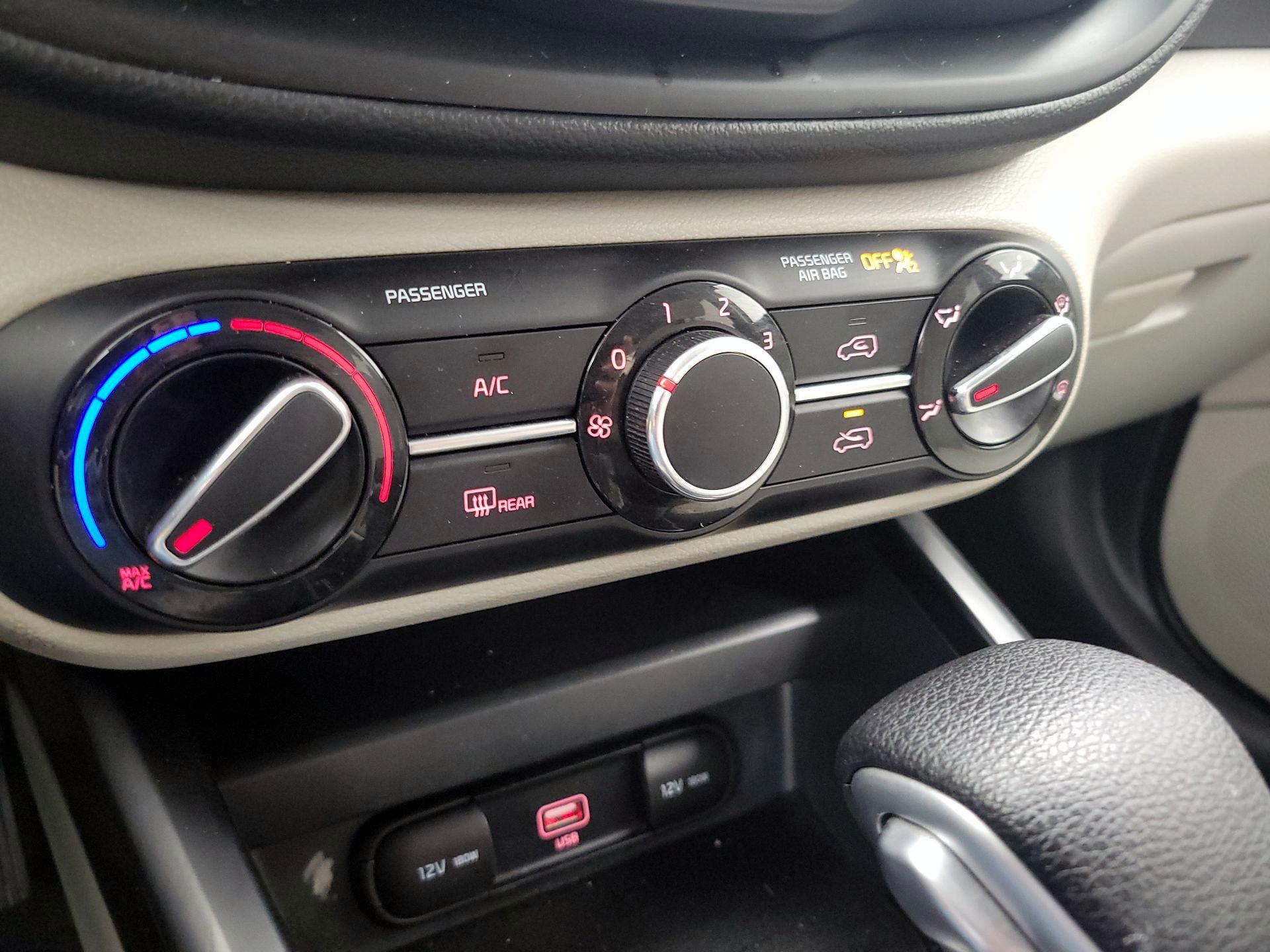 Thumbnail: 2020 Kia Soul - 16