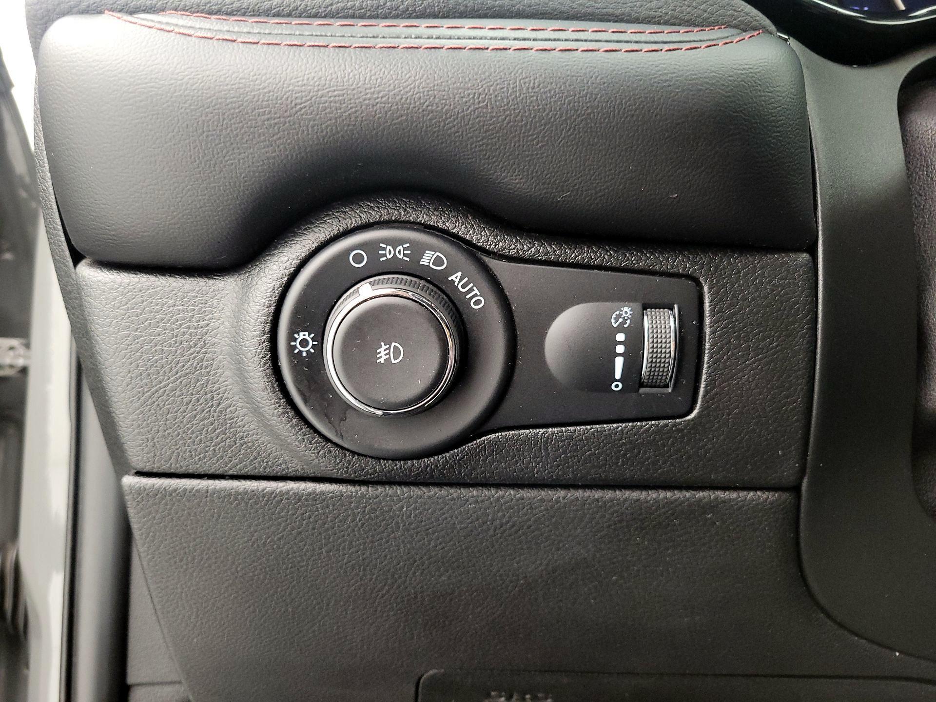 Thumbnail: 2021 Dodge Durango - 13