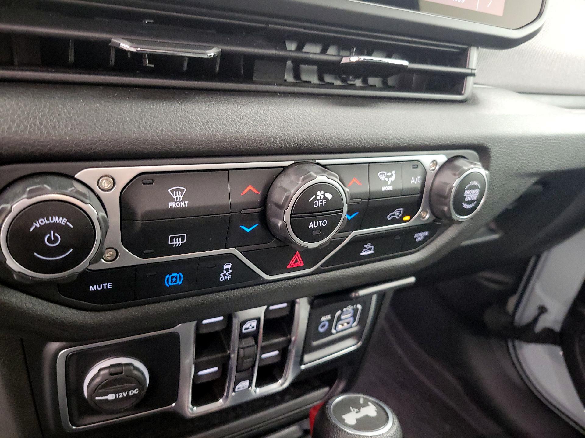 Thumbnail: 2024 Jeep Wrangler - 16