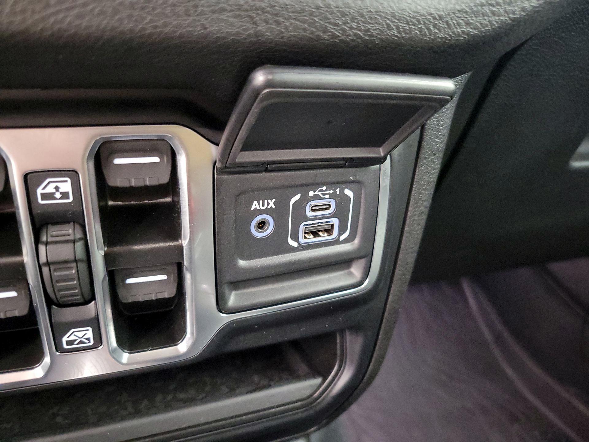 Thumbnail: 2024 Jeep Wrangler - 18