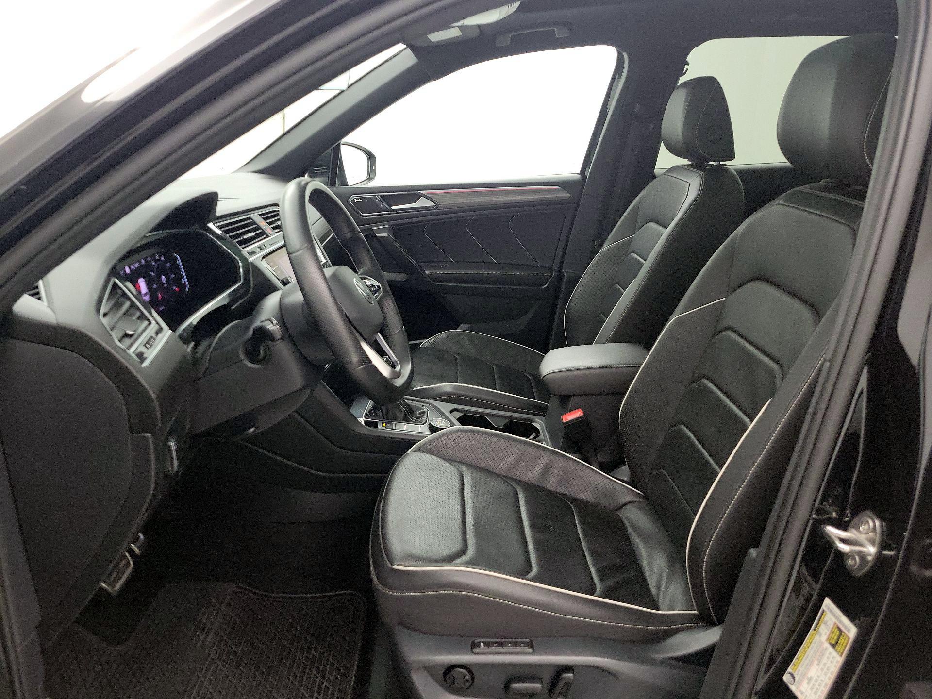 Thumbnail: 2022 Volkswagen Tiguan - 11