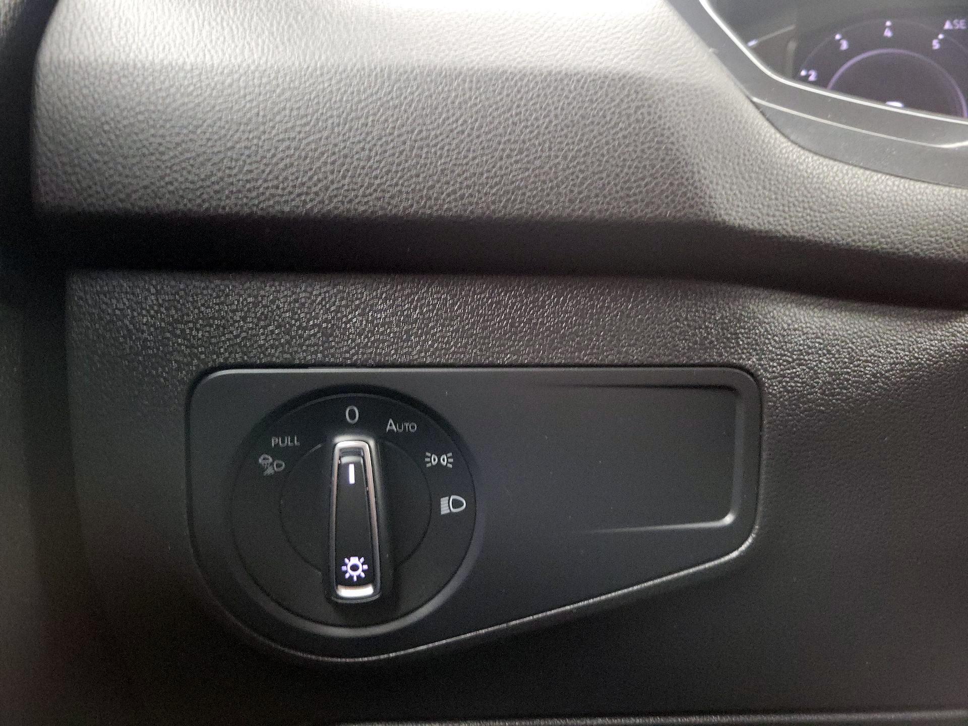 Thumbnail: 2022 Volkswagen Tiguan - 13