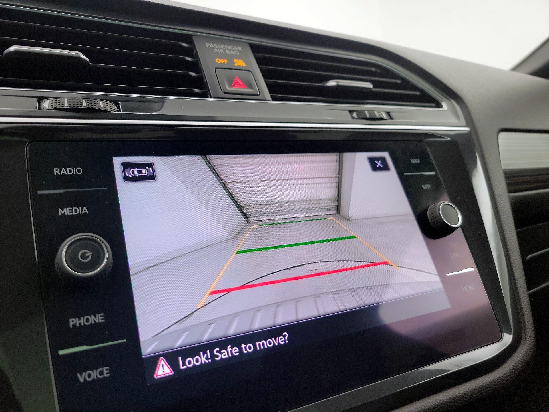 Thumbnail: 2022 Volkswagen Tiguan - 15