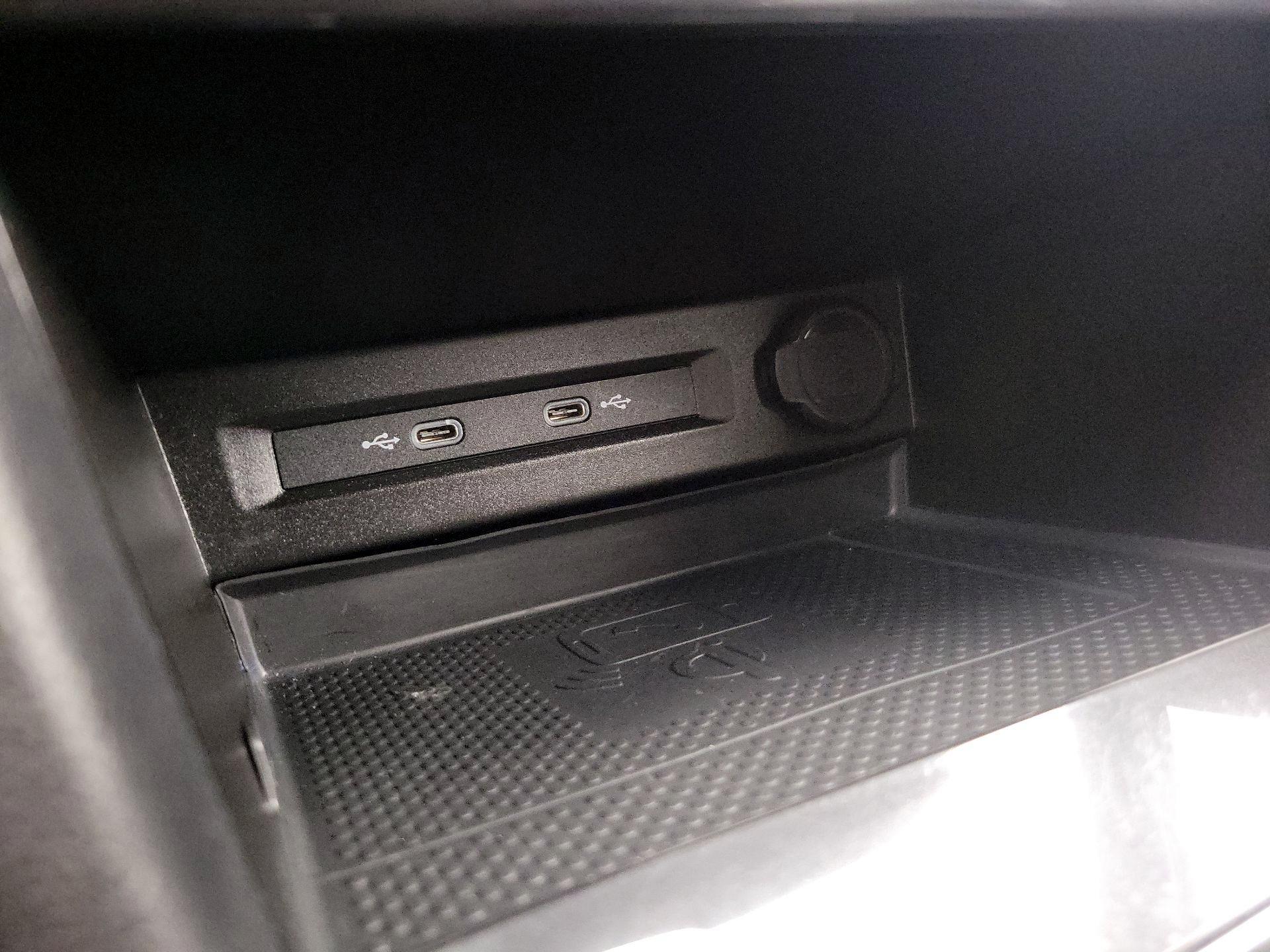 Thumbnail: 2022 Volkswagen Tiguan - 19