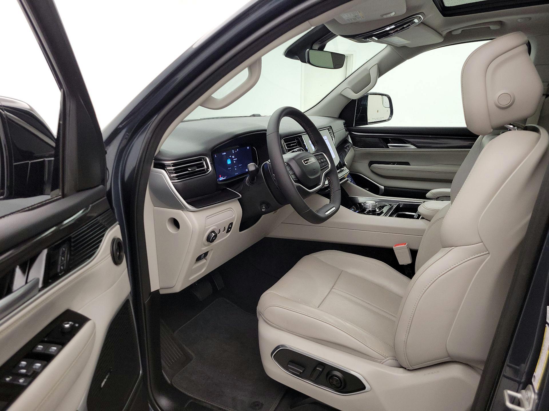 Thumbnail: 2024 Jeep Wagoneer - 11