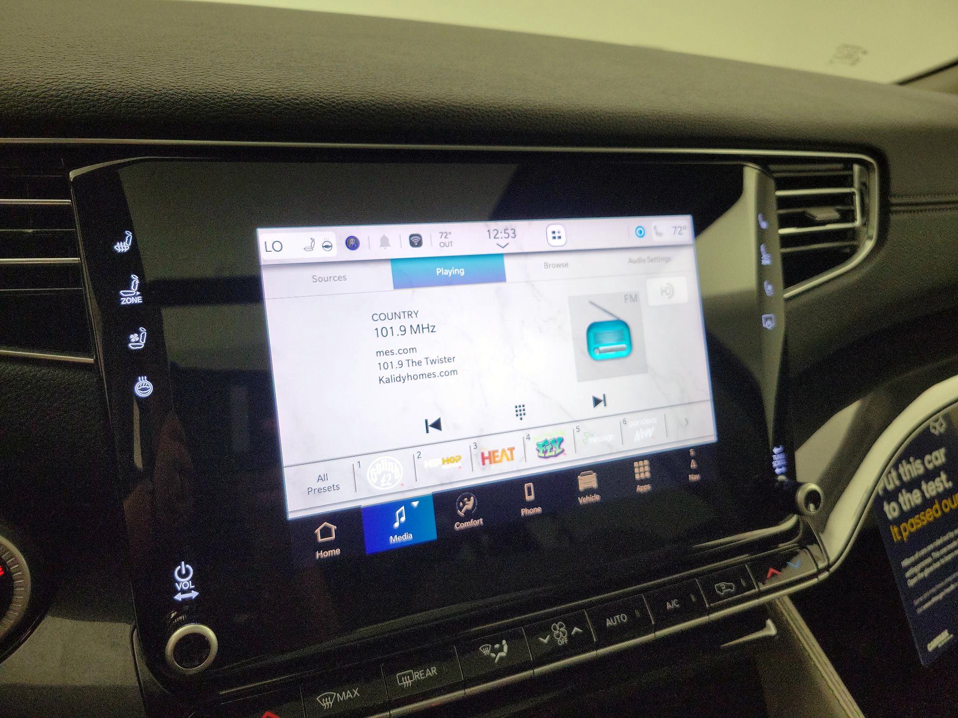 Thumbnail: 2024 Jeep Wagoneer - 16