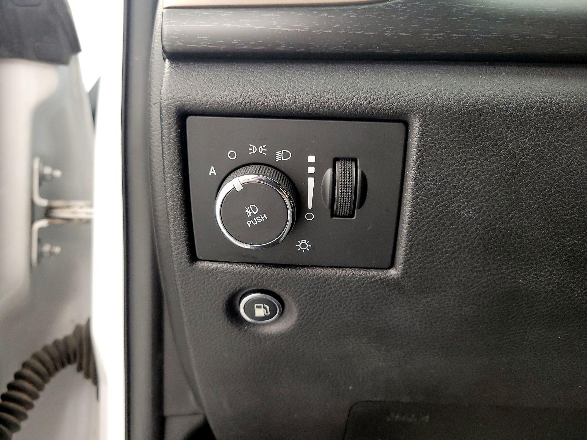 Thumbnail: 2016 Jeep Grand Cherokee - 13