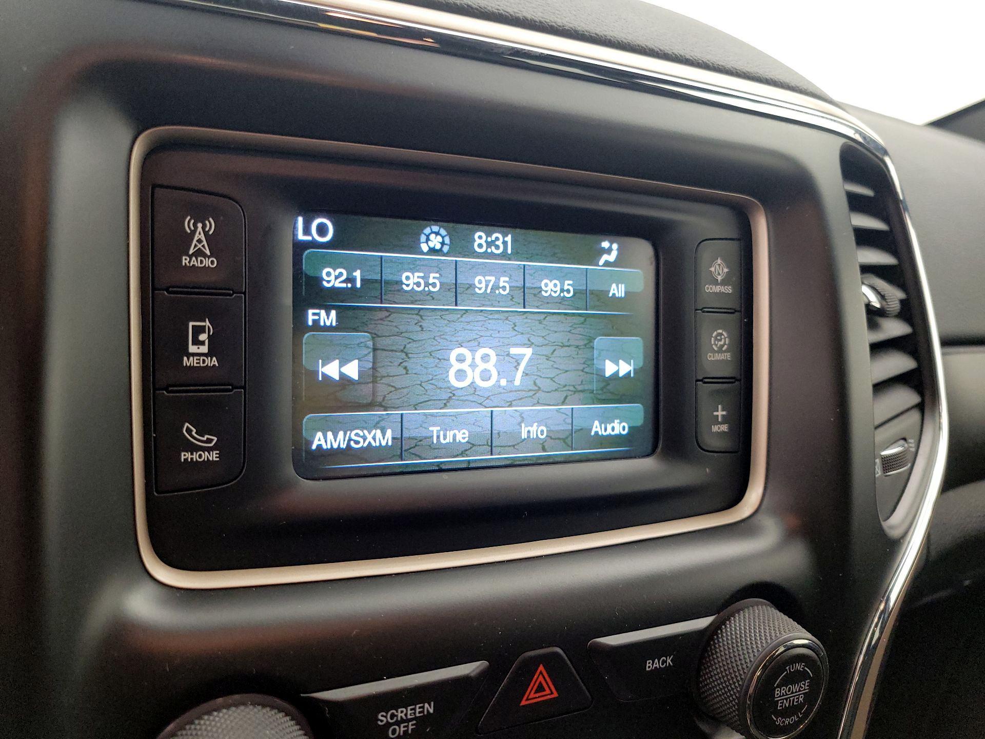 Thumbnail: 2016 Jeep Grand Cherokee - 15