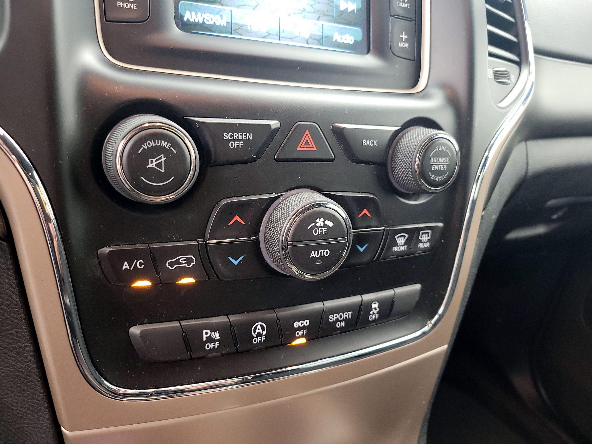 Thumbnail: 2016 Jeep Grand Cherokee - 16